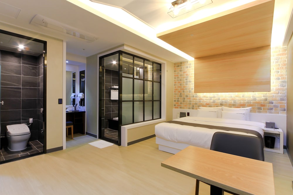 Standard Room - Photo 1