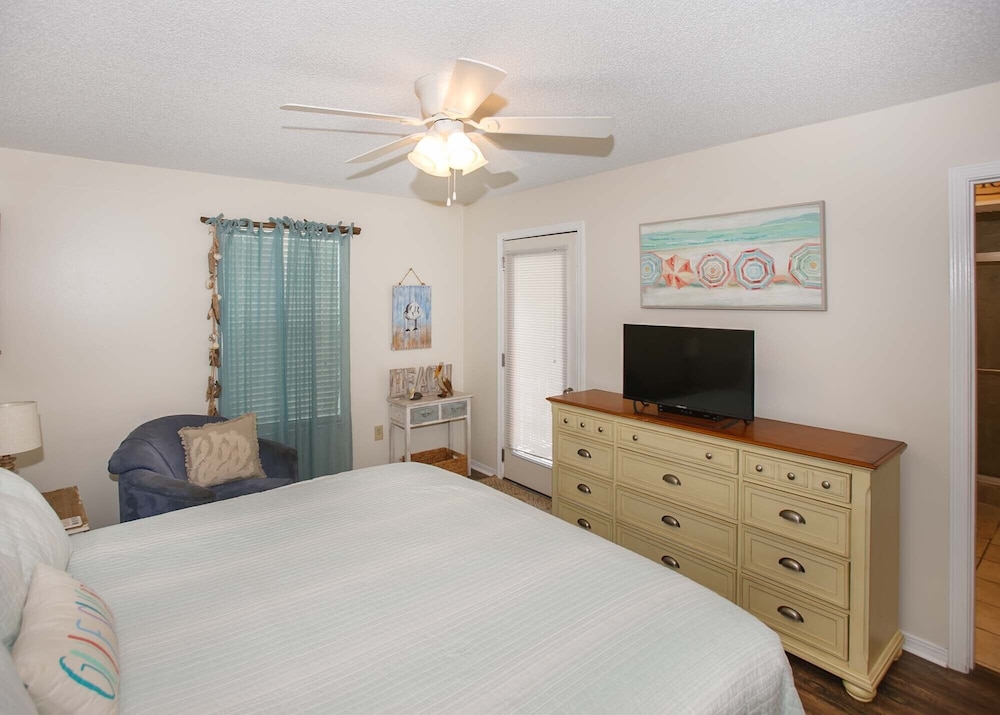 Condo, 2 Bedrooms, 2 Bathrooms photo 3