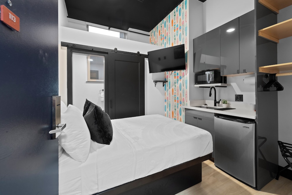 Standard Room Full Bed