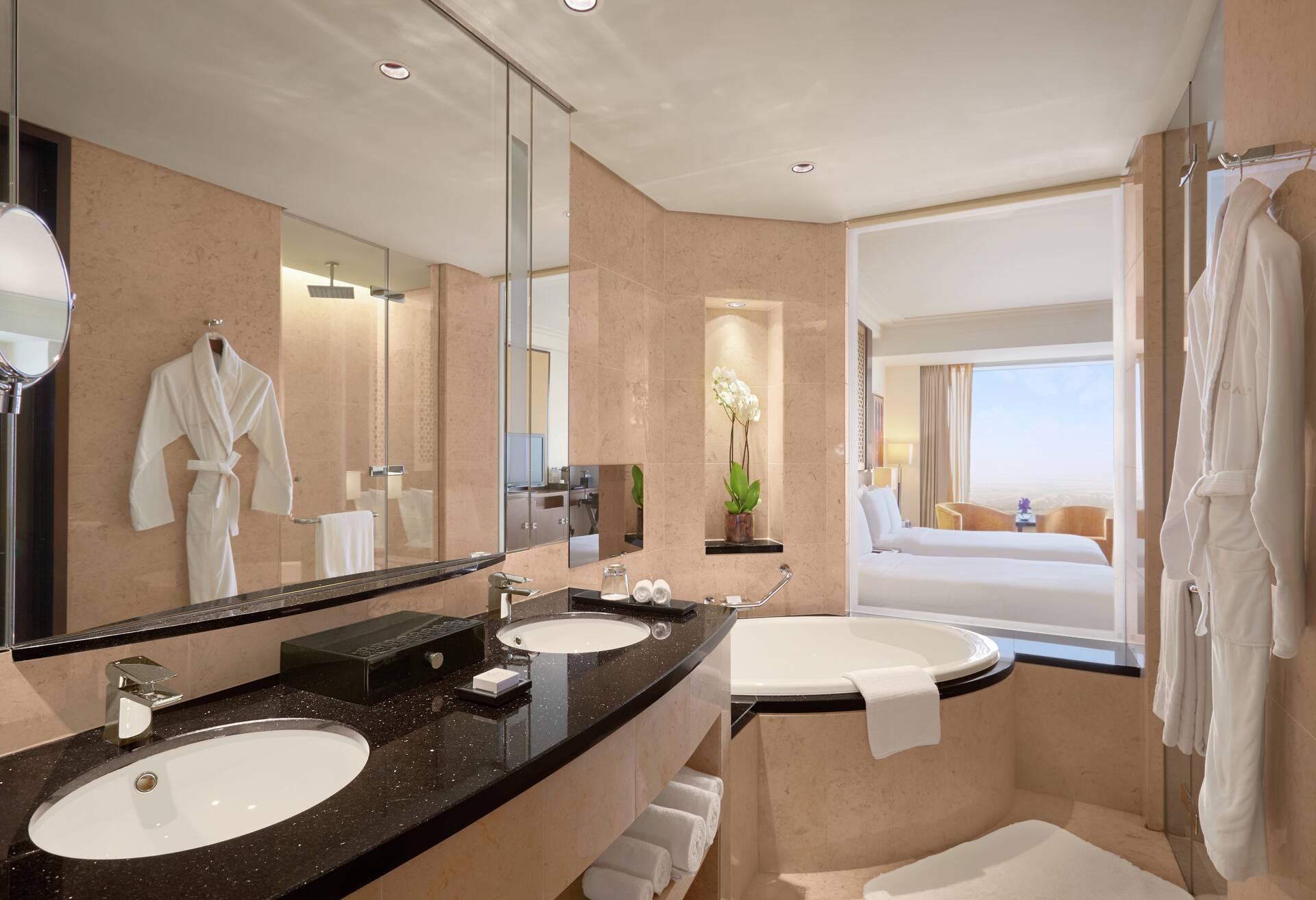 Two Double Bed Deluxe Room - Skyline View photo 2