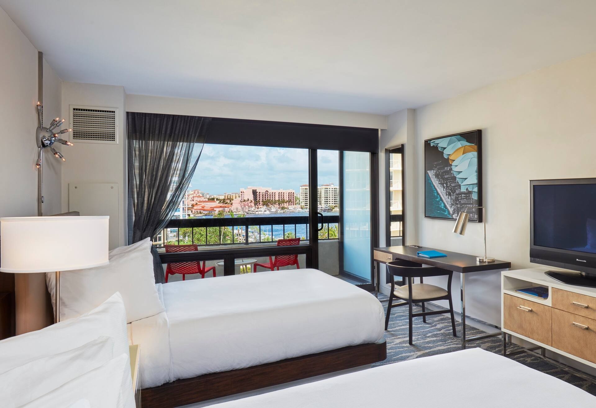 2 Queen Beds Balcony Intercoastal View