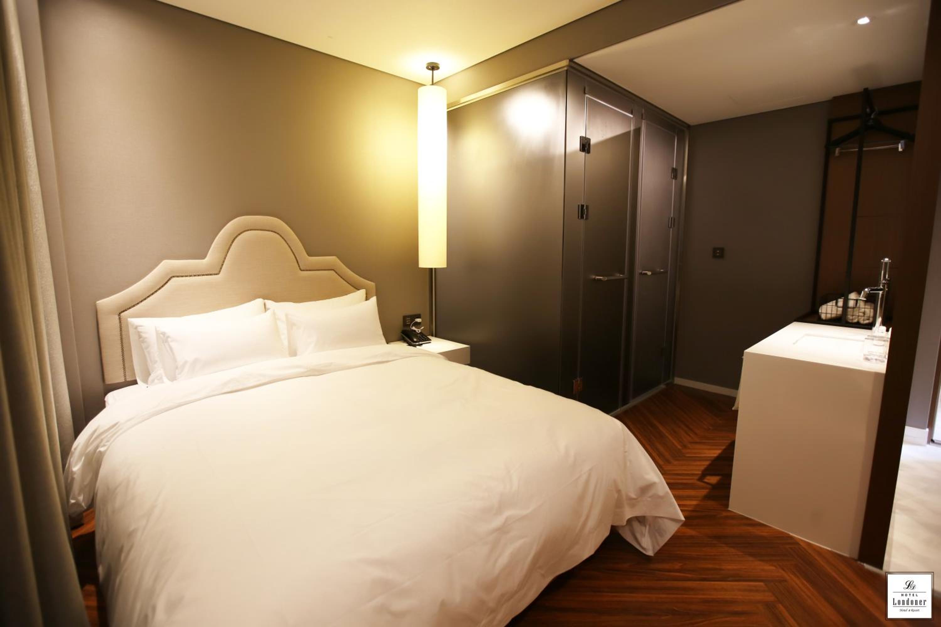Standard Double Room - Photo 6