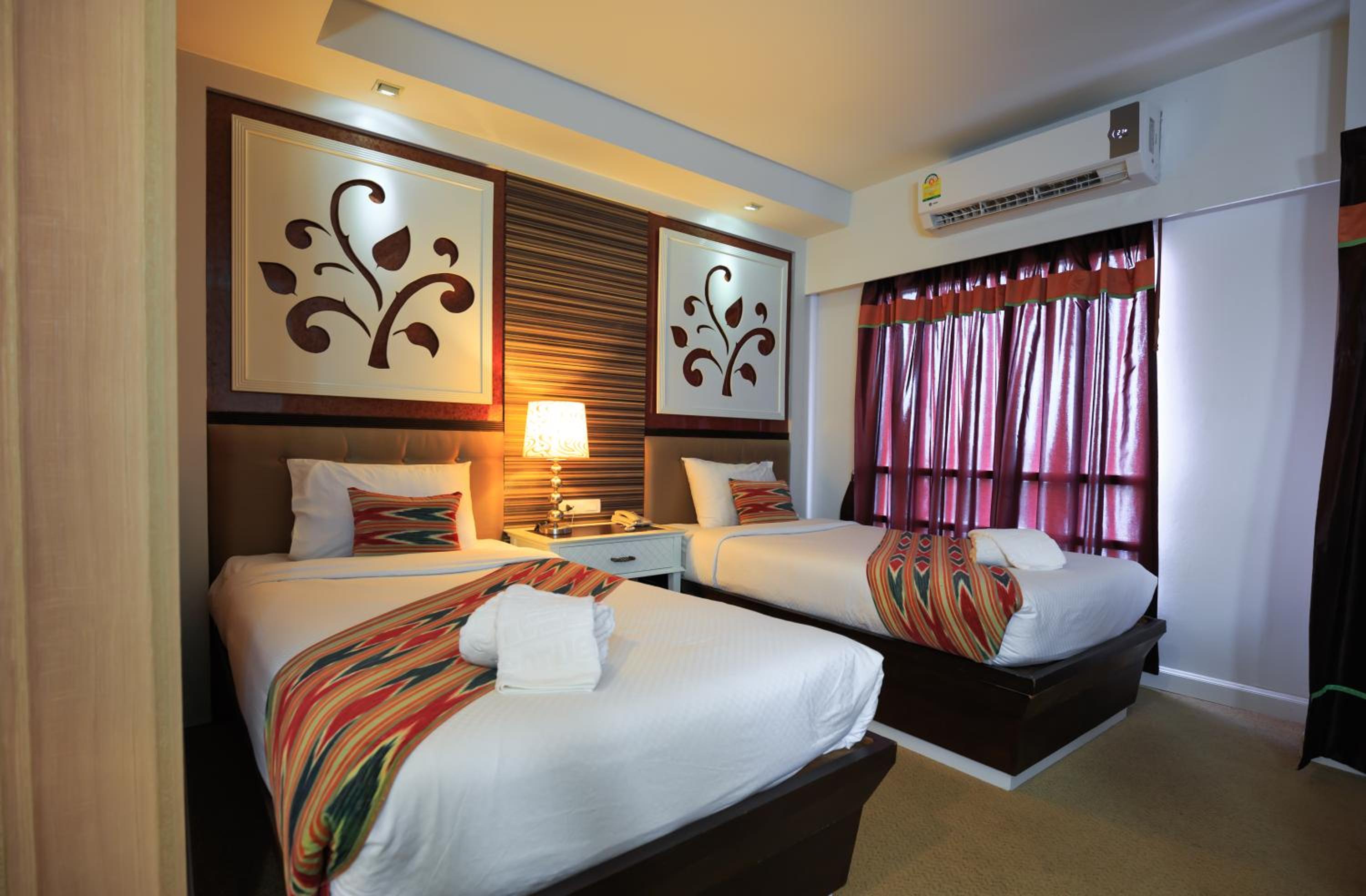 Standard Twin Room - Photo 7