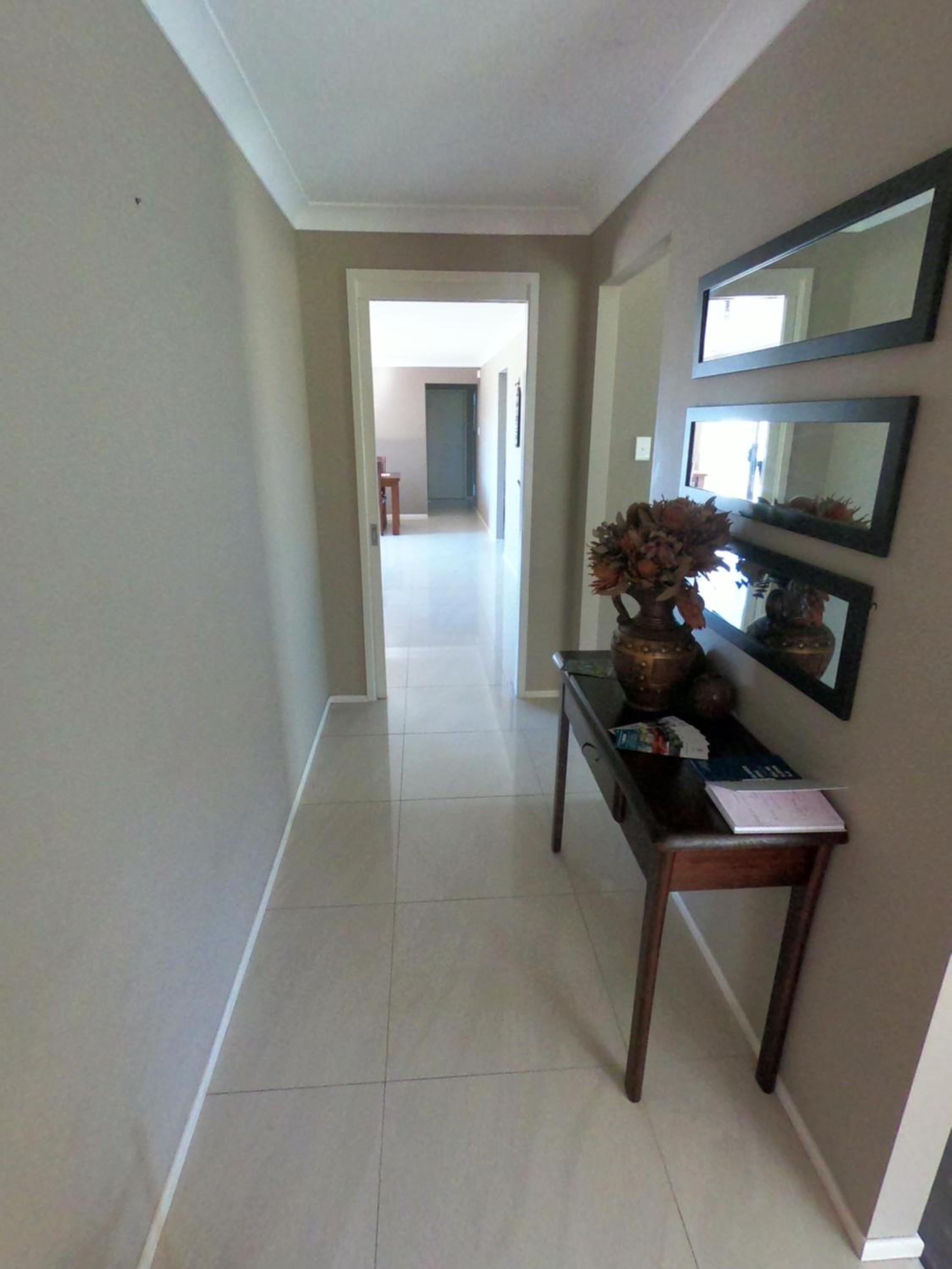 Three-Bedroom House photo 2