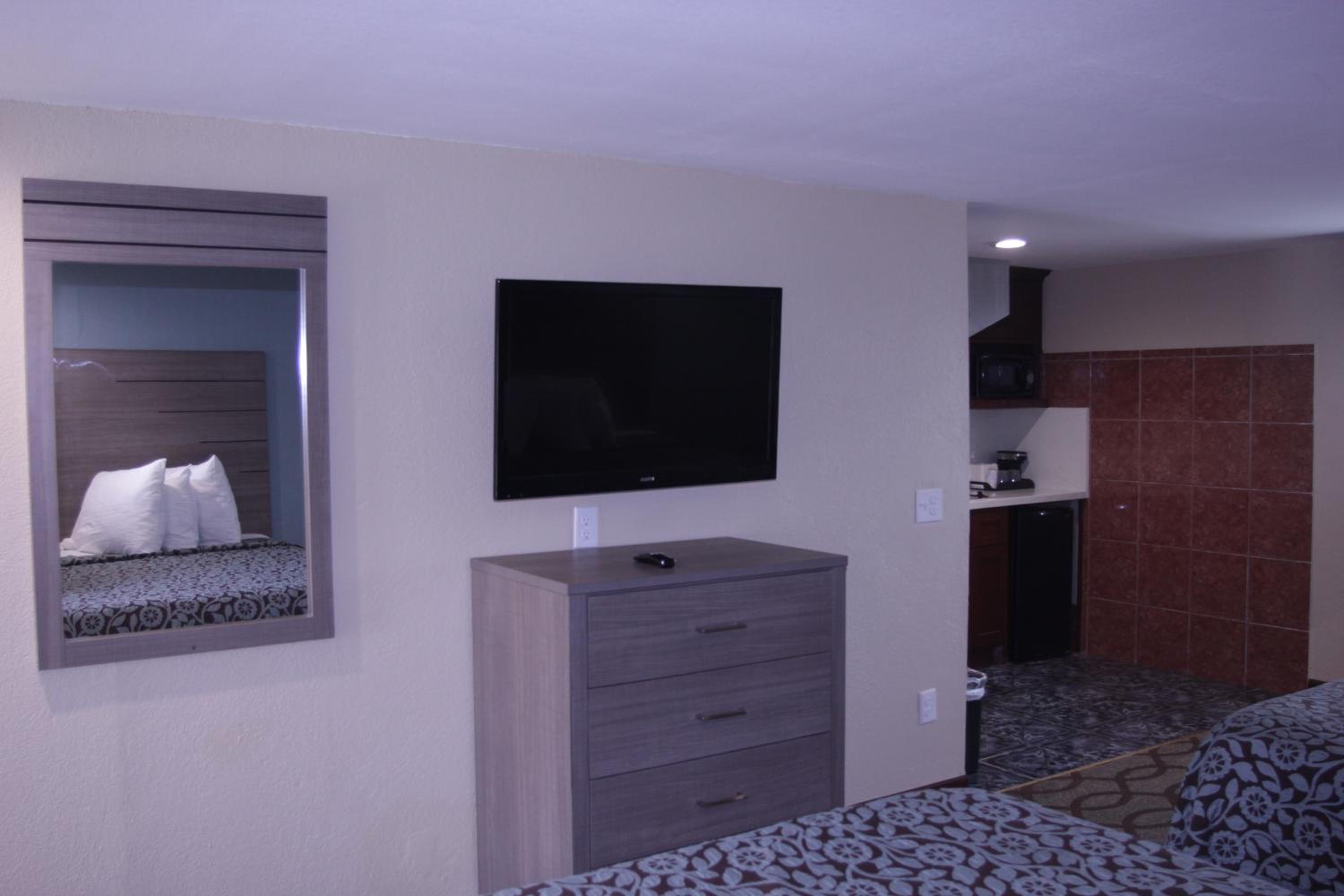 Queen Room with Two Queen Beds with Kitchen - Photo 2