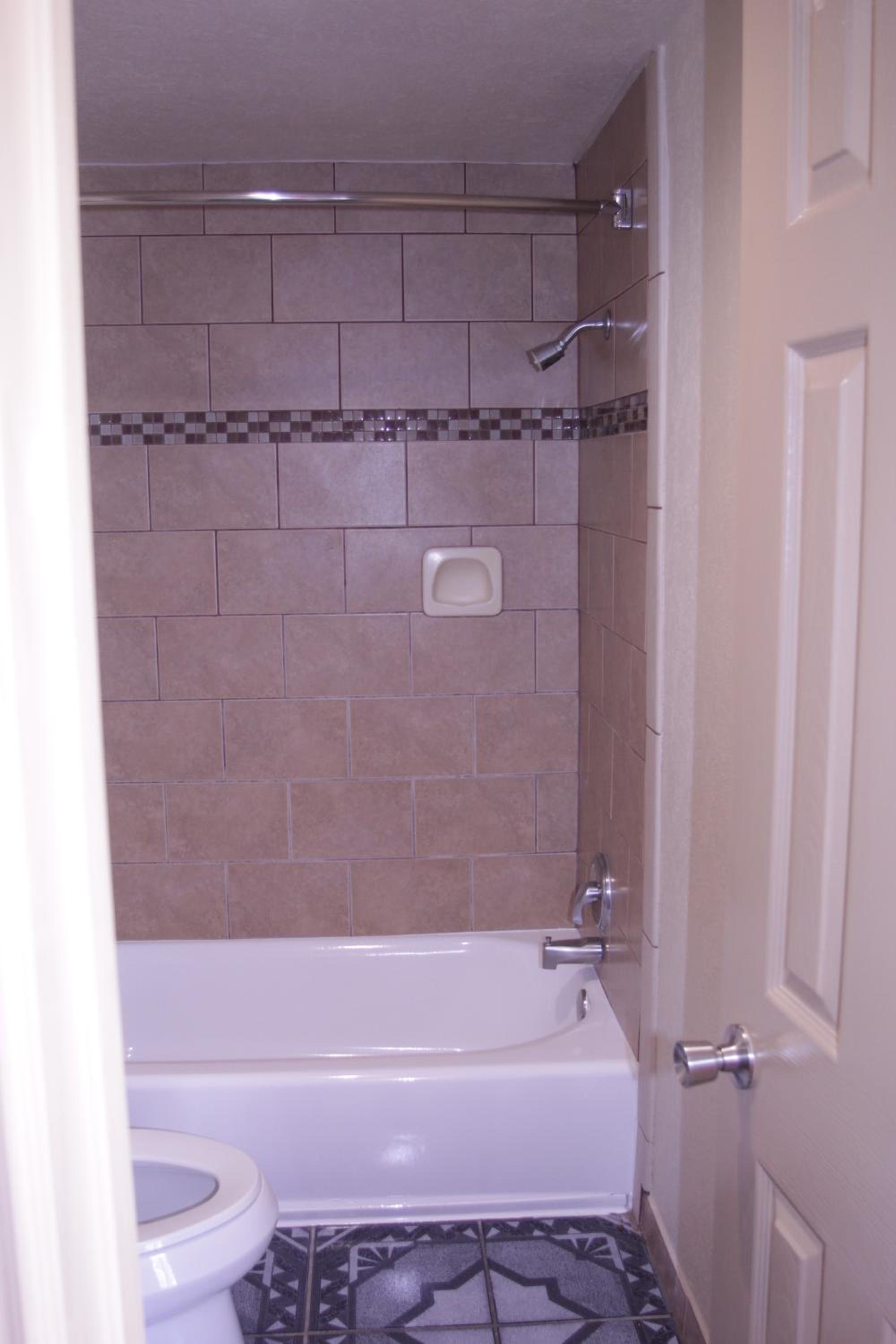 Queen Room with Two Queen Beds with Kitchen - Photo 8