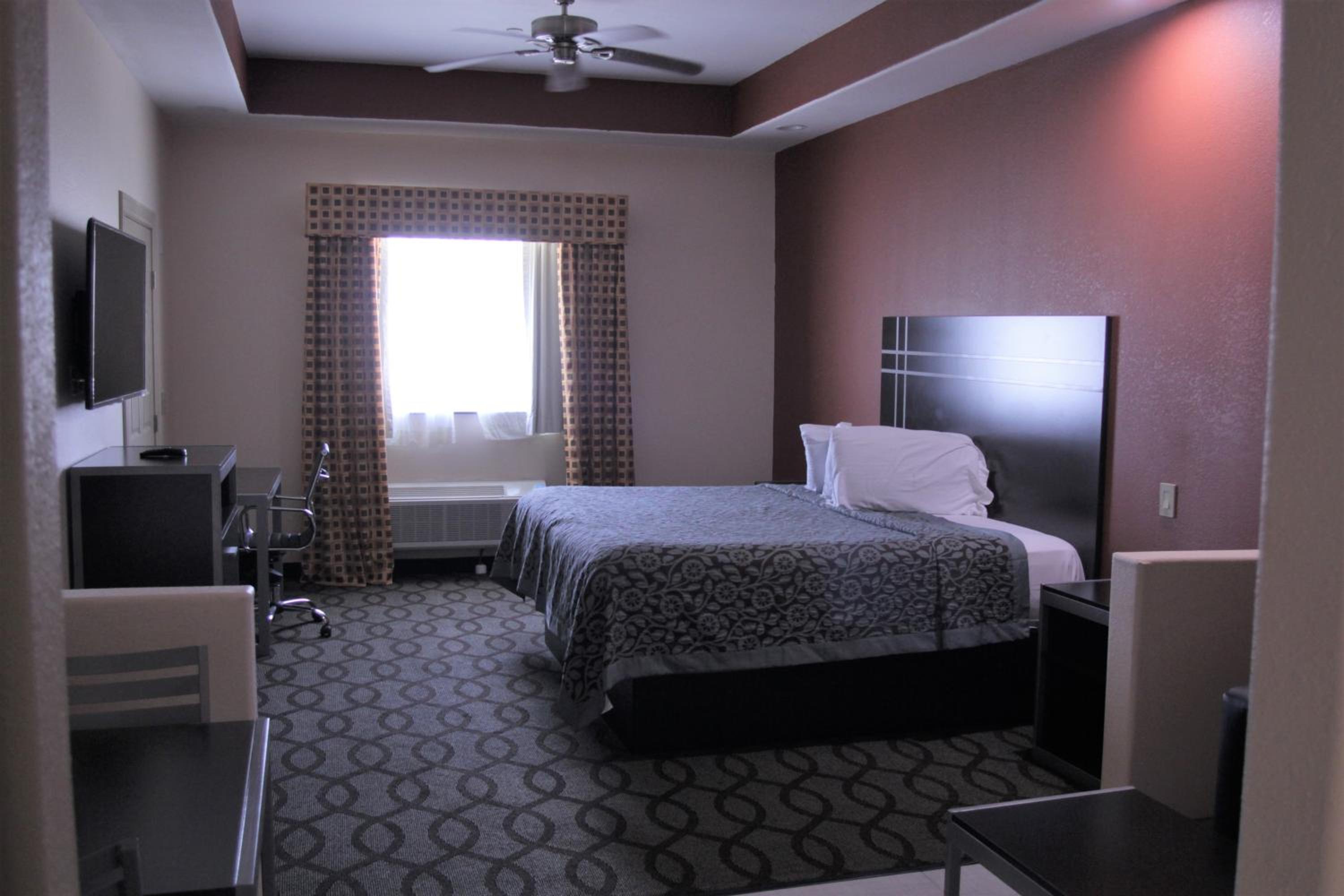 Queen Suite - Photo 5