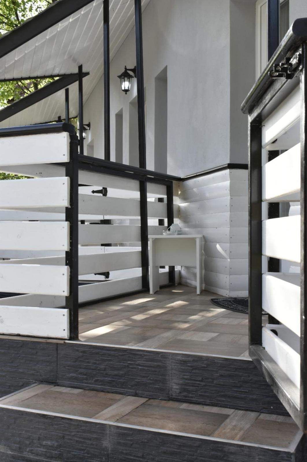 Double Room with Private Bathroom - Photo 4