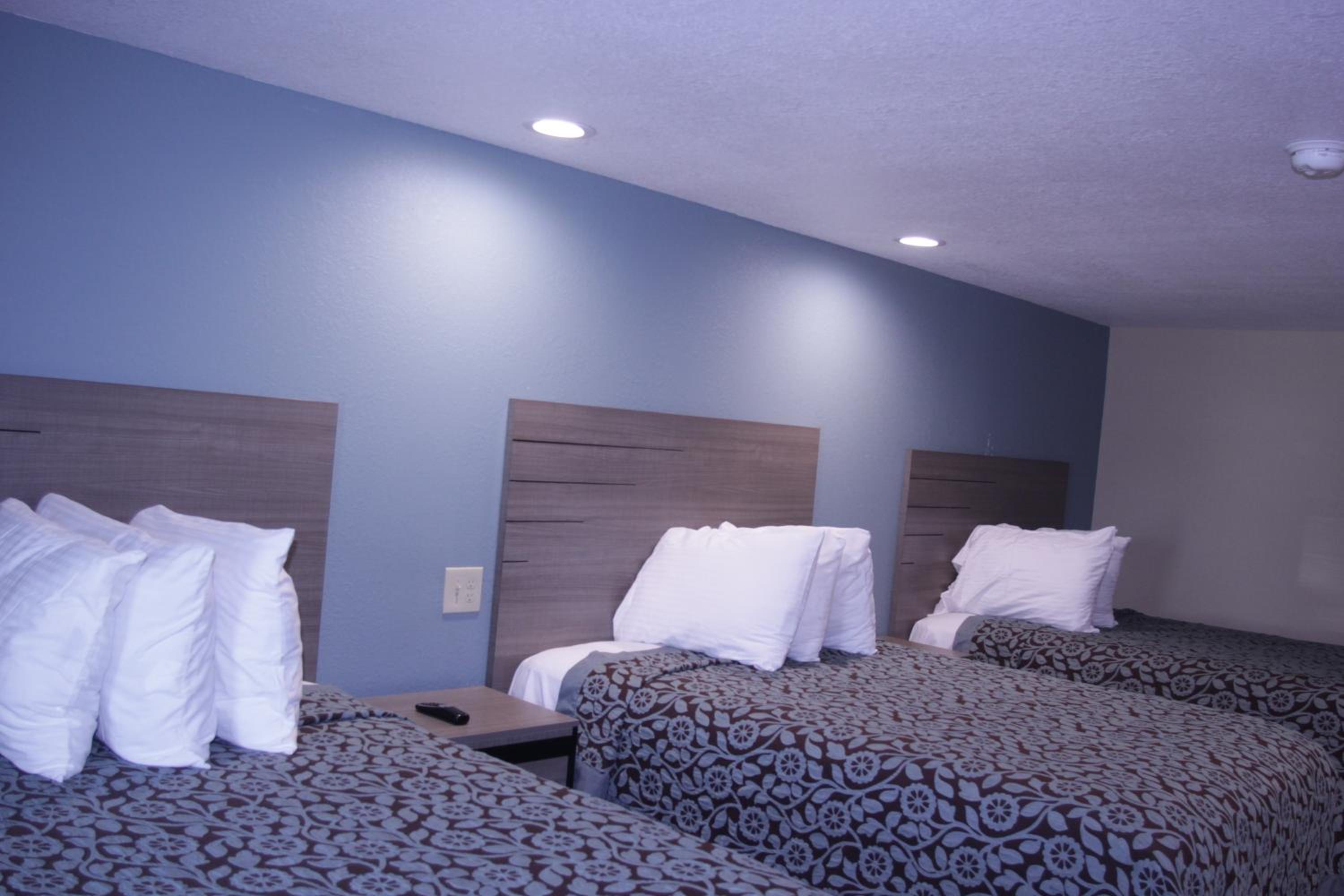 Two-Bedroom Suite - Photo 5