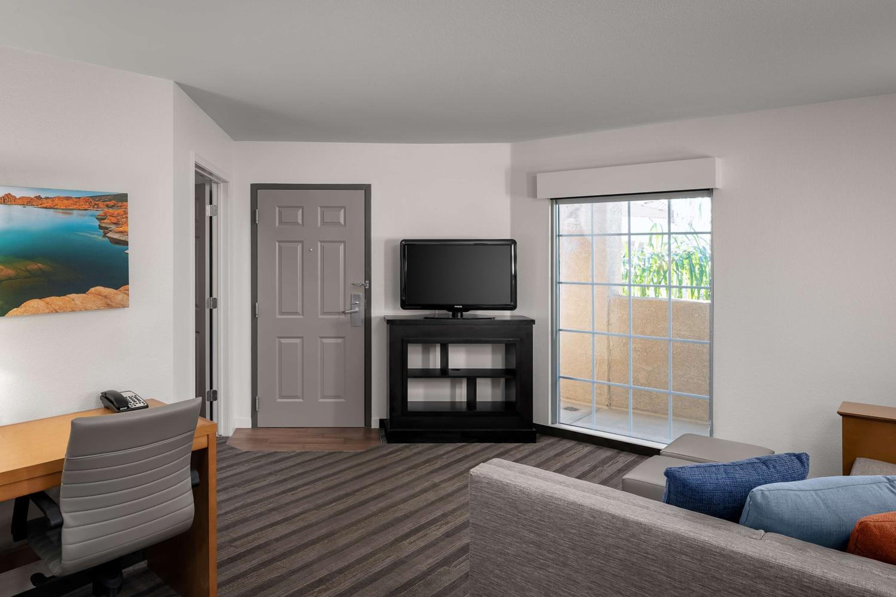One-Bedroom King Suite - Photo 2