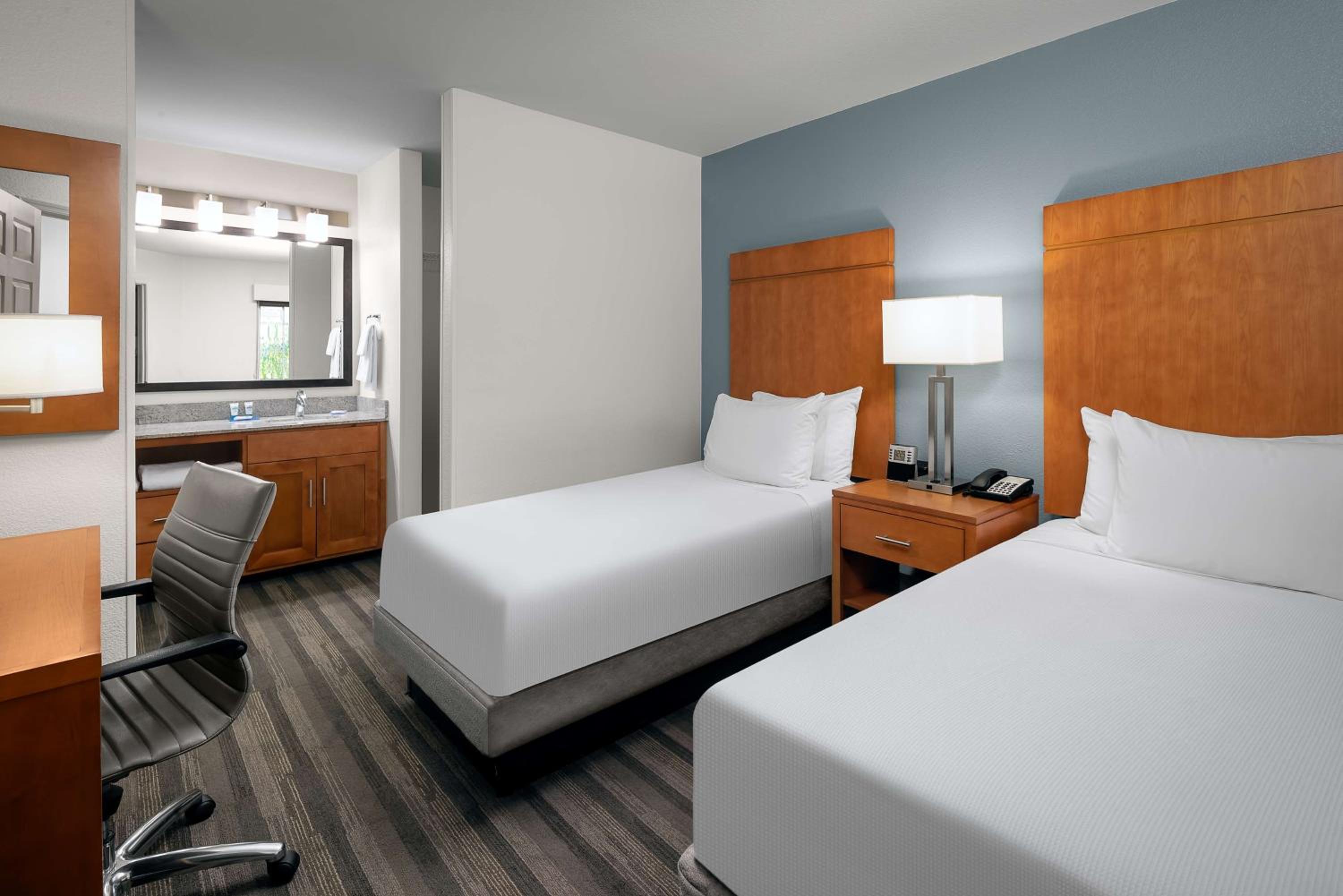 Two-Bedroom Suite with Accessible Tub - Photo 6