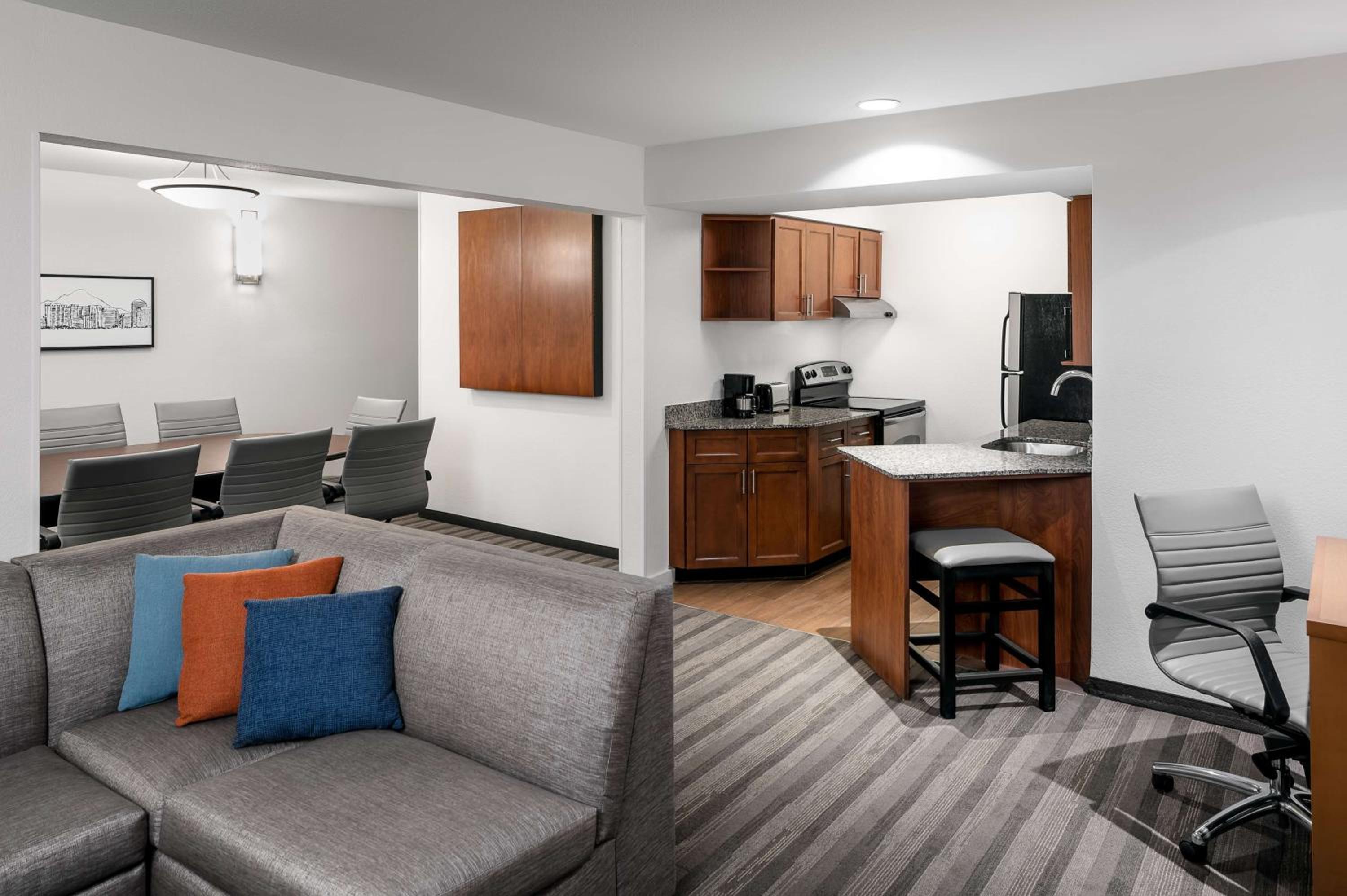 Suite - Photo 7