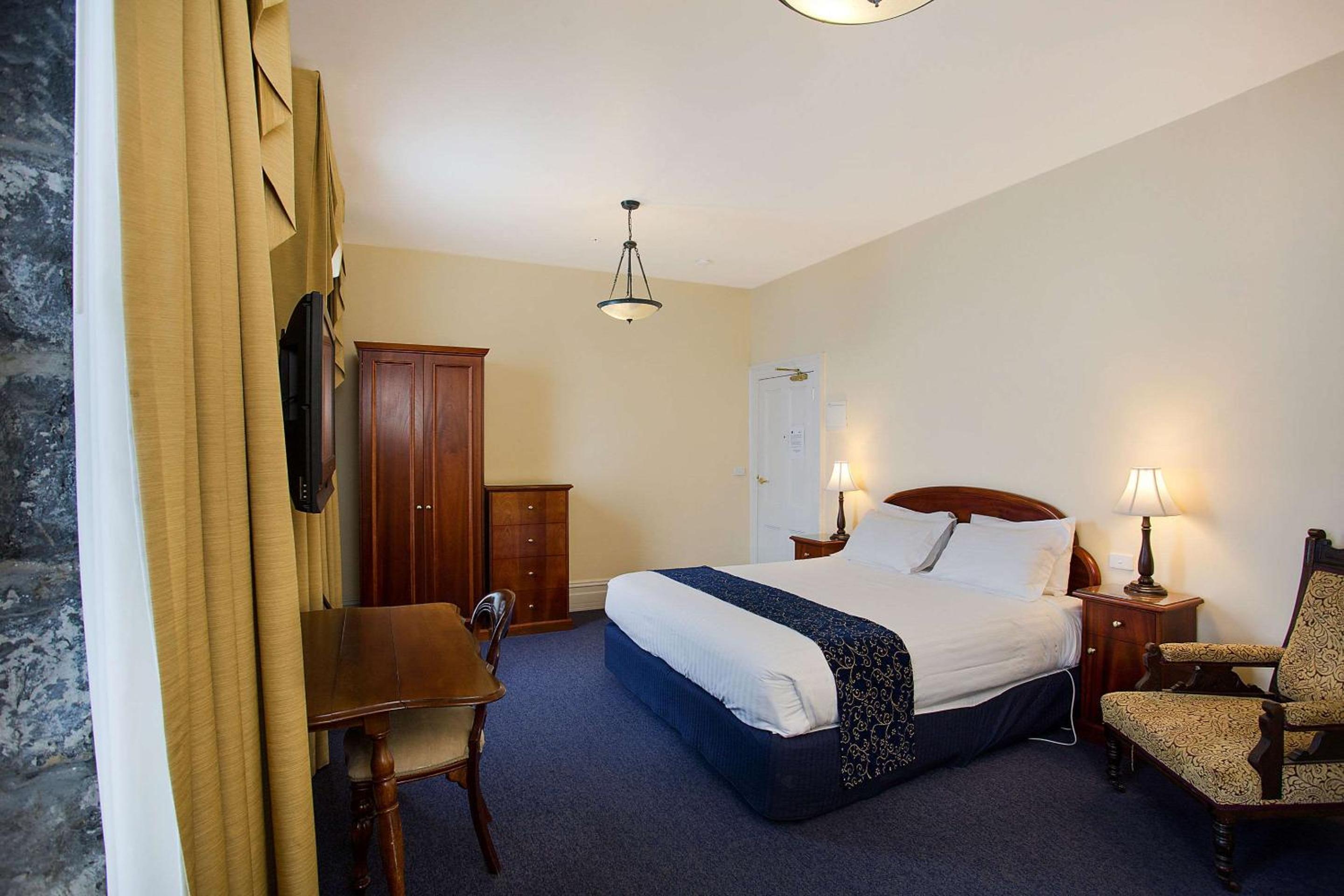 King Suite - Photo 1