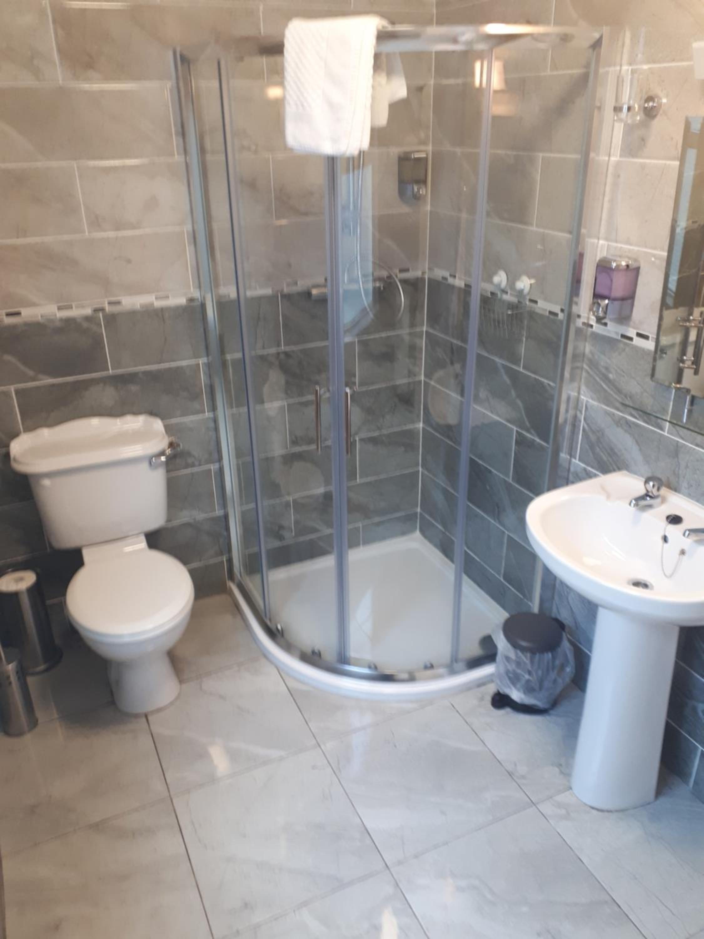 Double Room with Private Bathroom photo 3