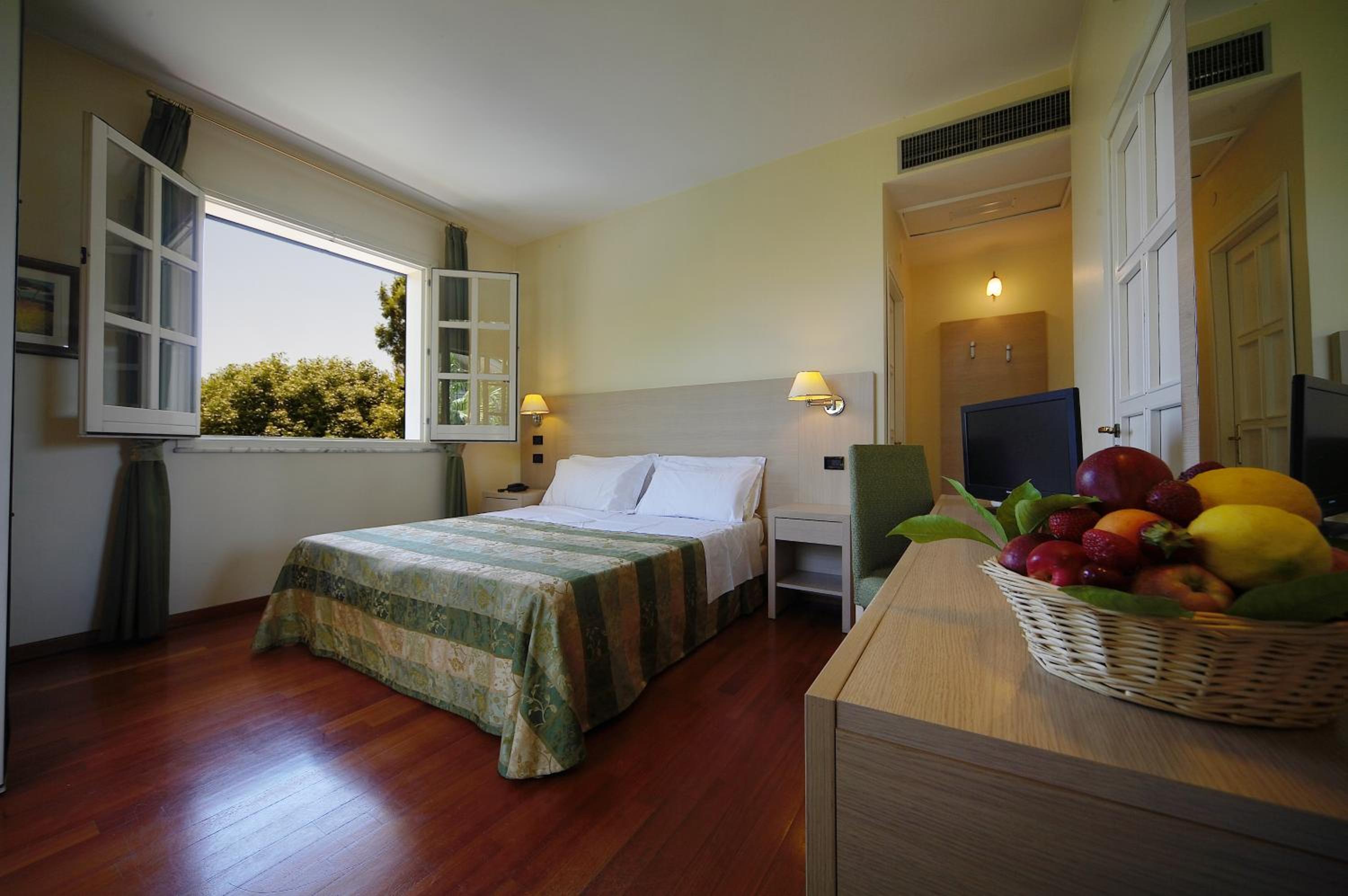 Budget Double or Twin Room - Photo 1