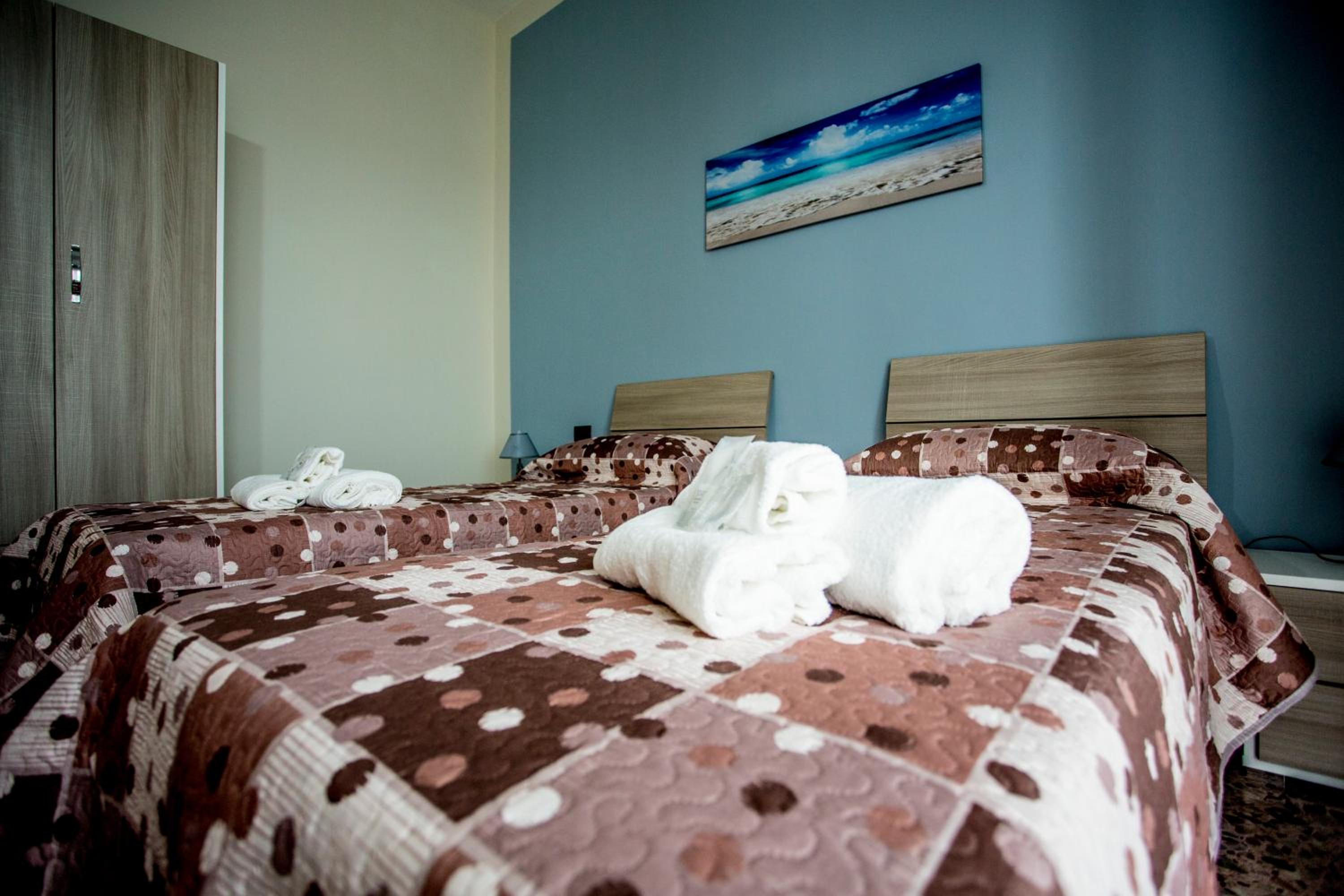 Triple Room with Private Bathroom photo 3