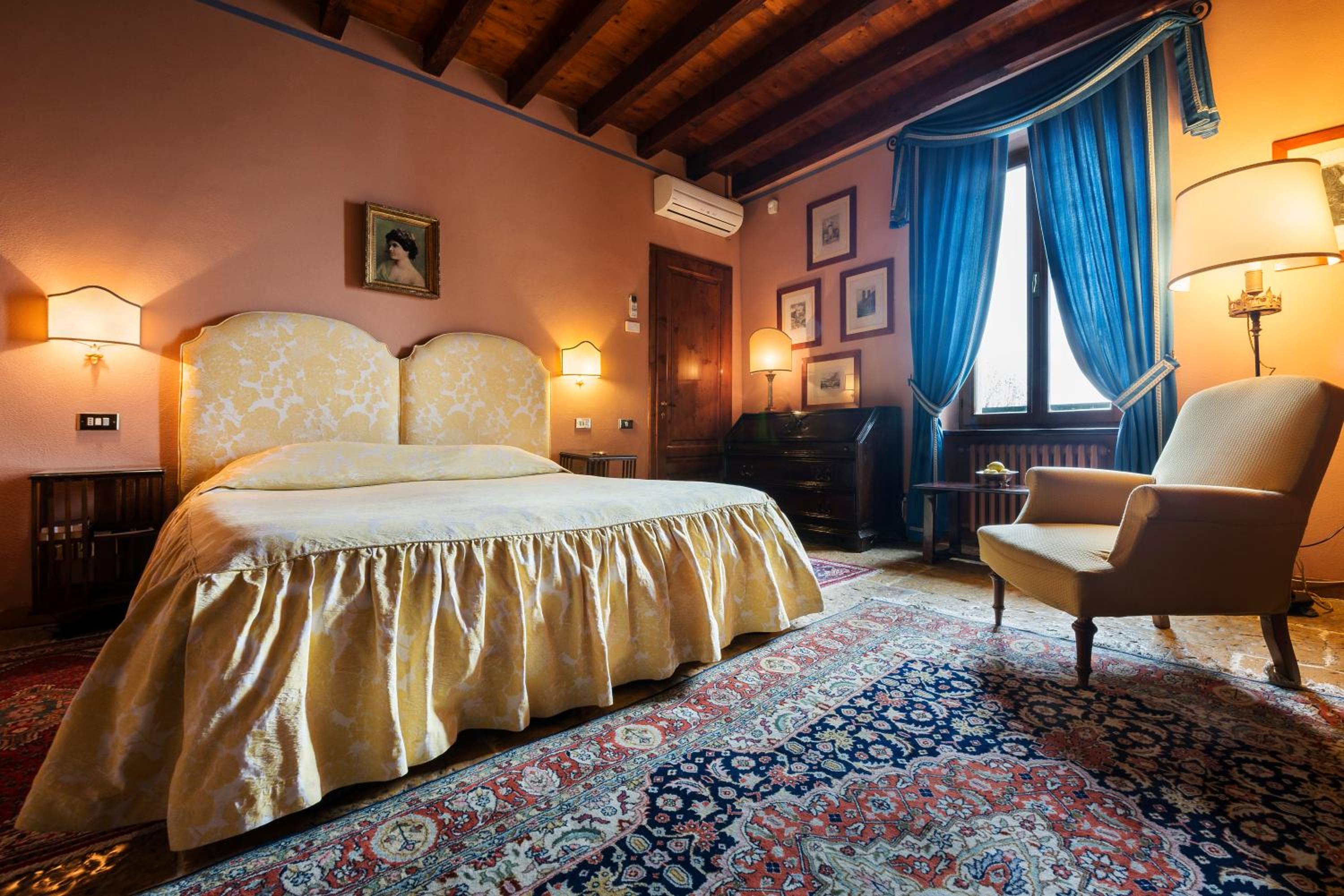 Superior Double or Twin Room with Lake View photo 1