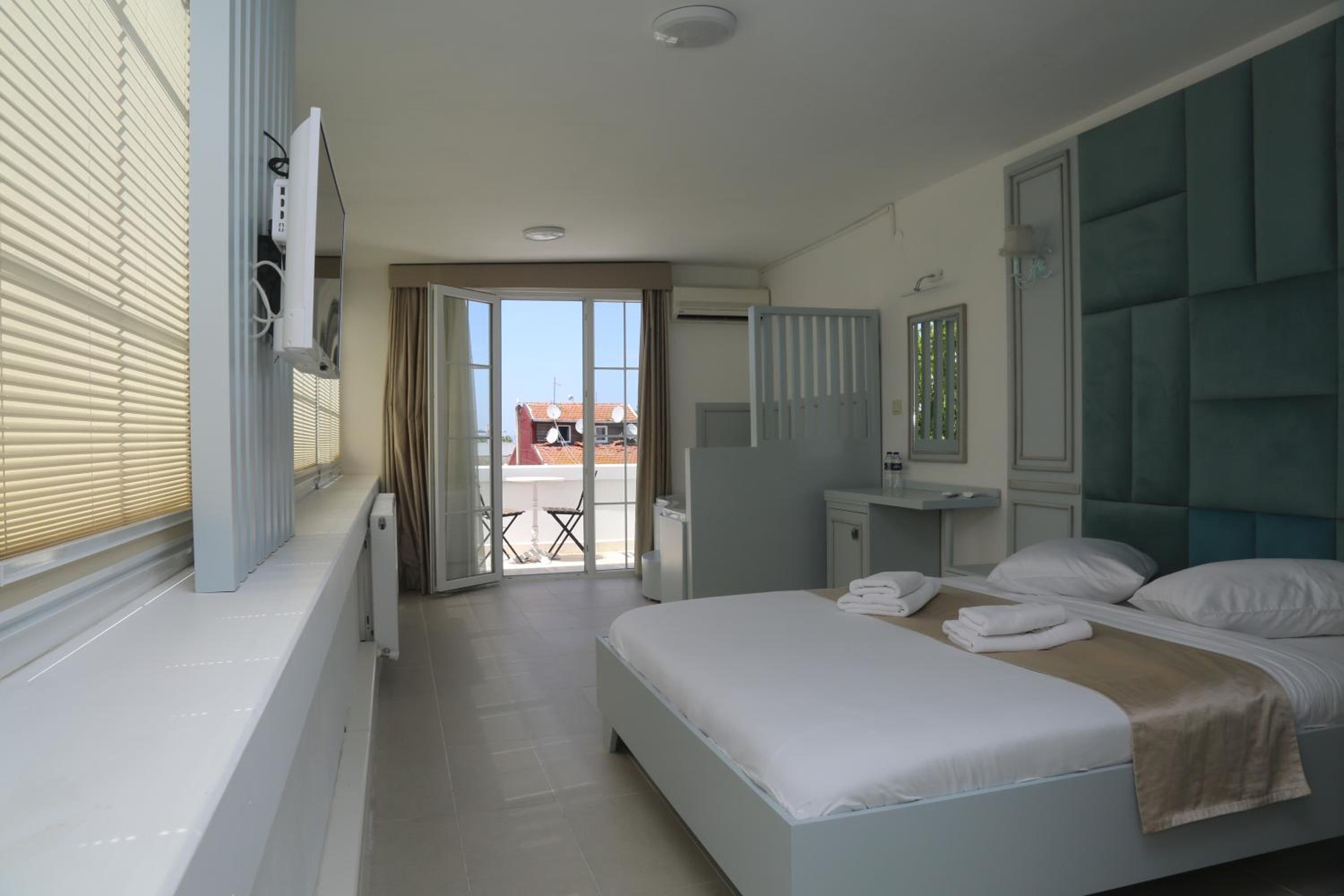 Deluxe Double Room with Sea View photo 1