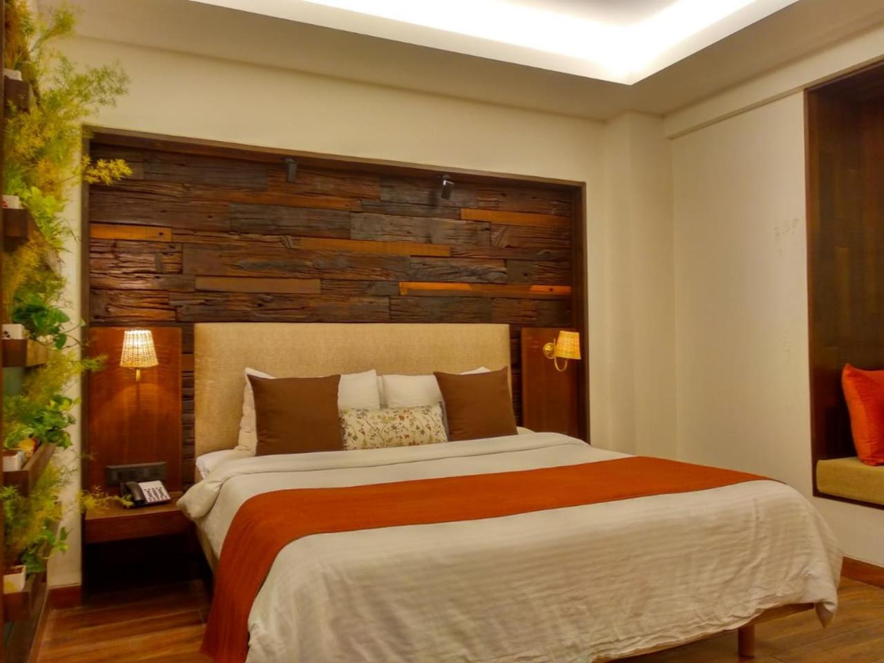 Club Double Room - Photo 9