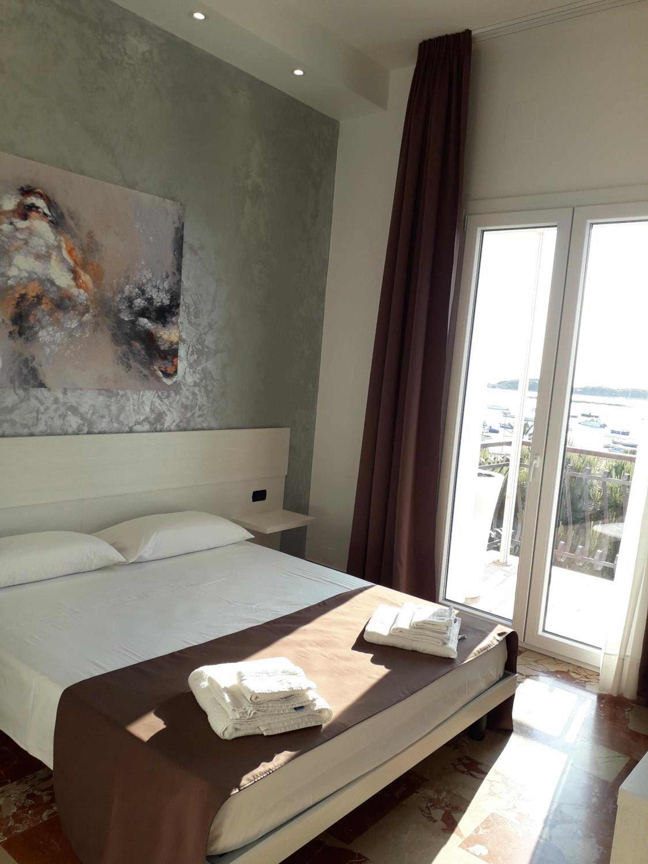 Double Room with Sea View photo 1