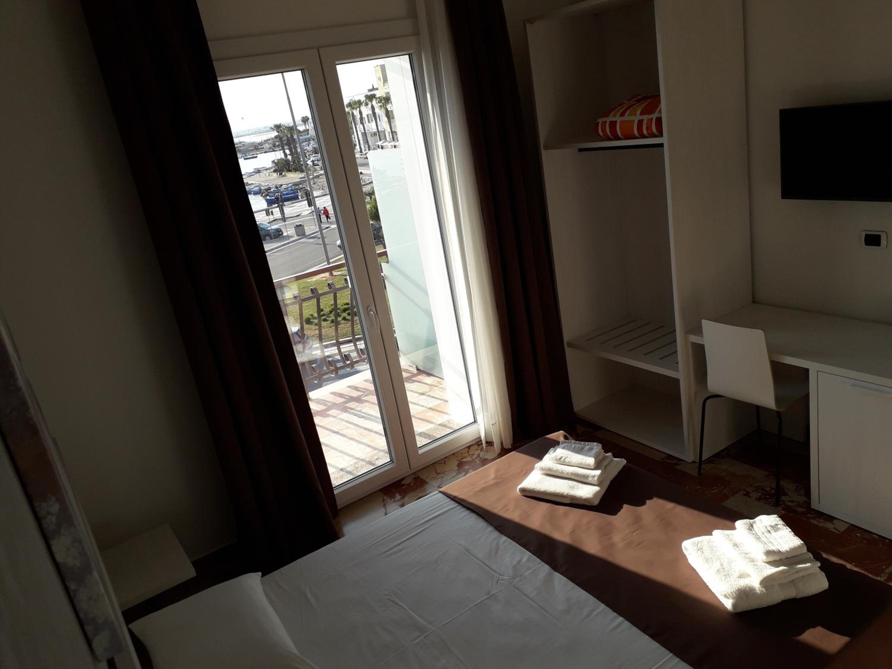 Double Room with Sea View photo 2