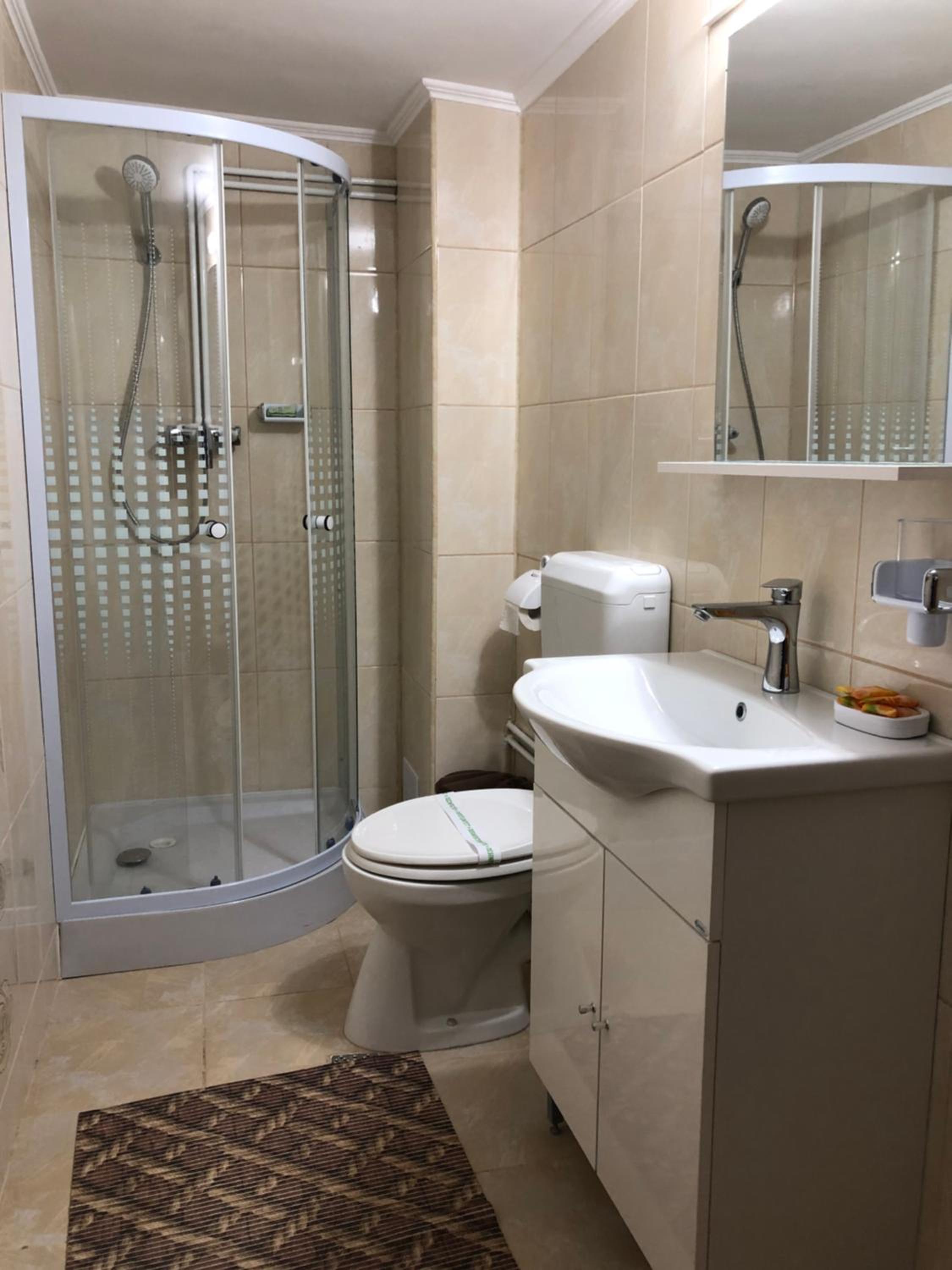Deluxe Double or Twin Room - Photo 6