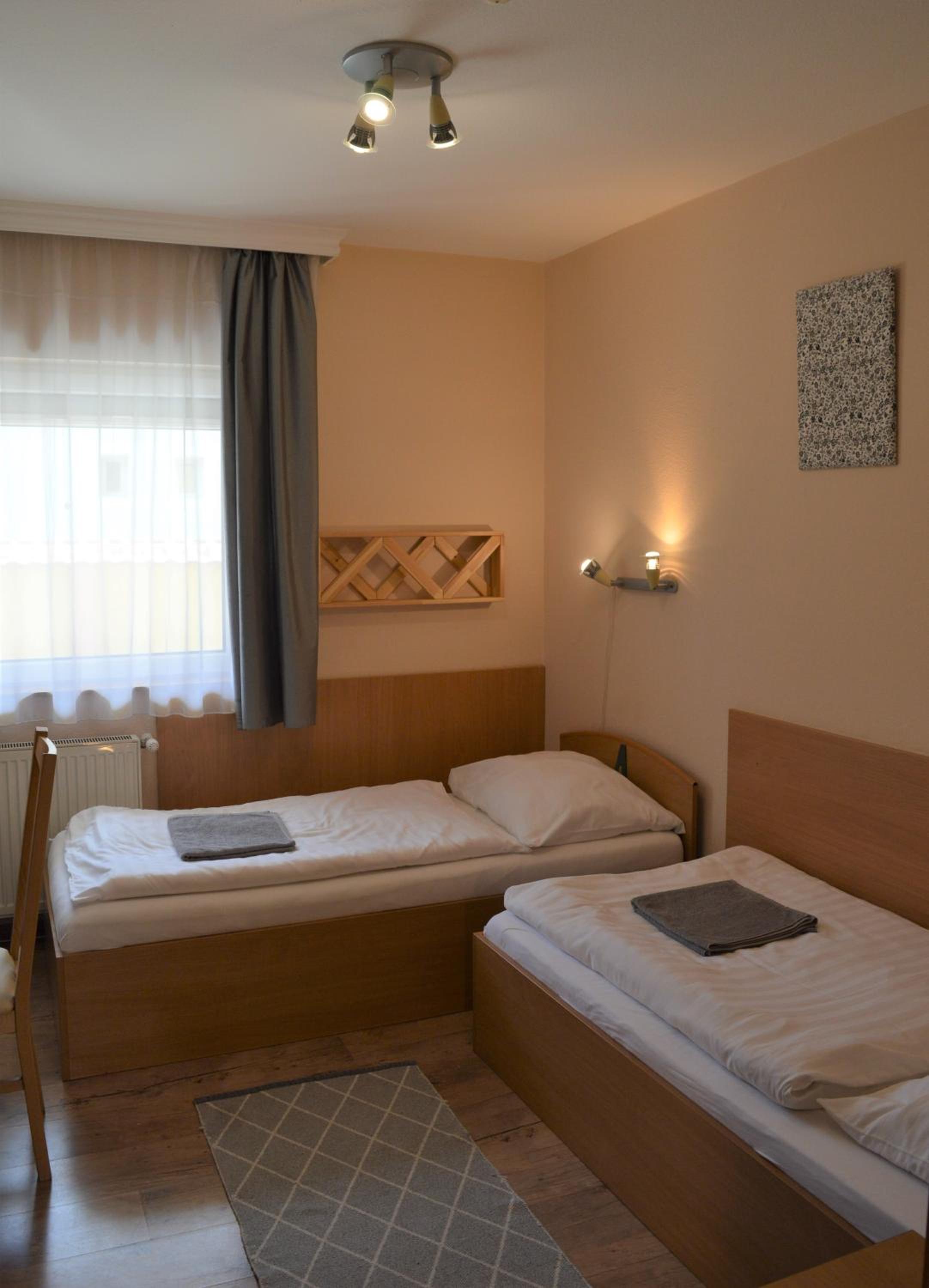 Twin Room - Photo 1