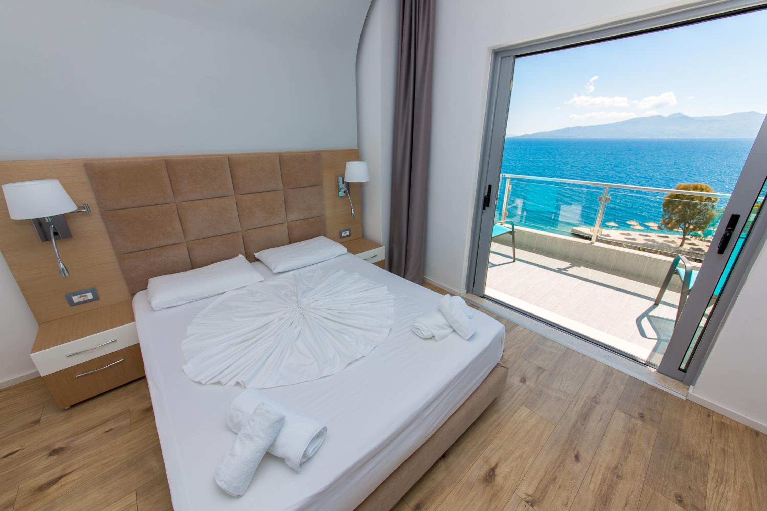 Two-Bedroom Family Room with Balcony and Sea View