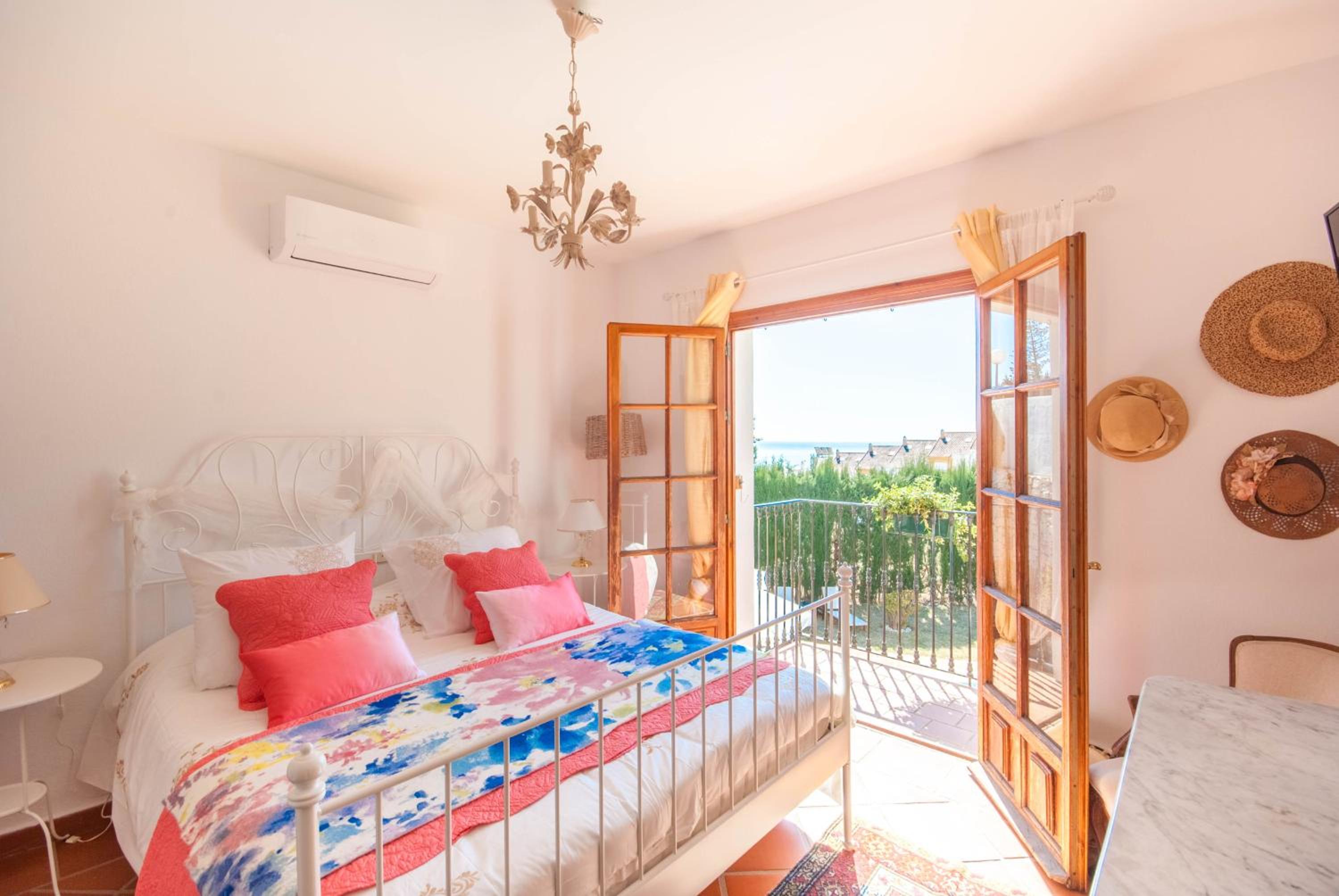 Habitación Doble Deluxe con Balcón y Vista a la Piscina