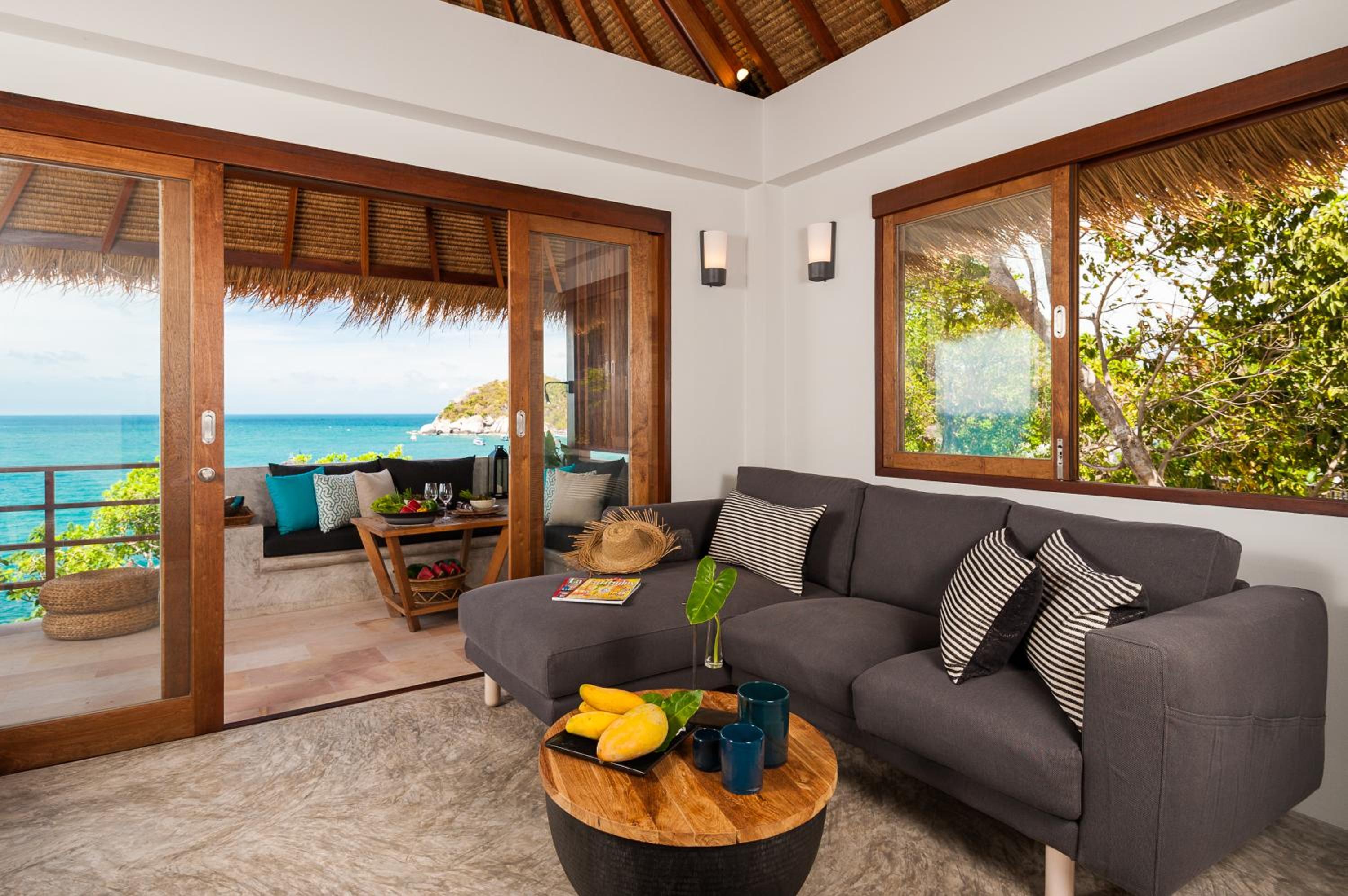 C23C One-Bedroom Pool Villa - Beach Front - Photo 3