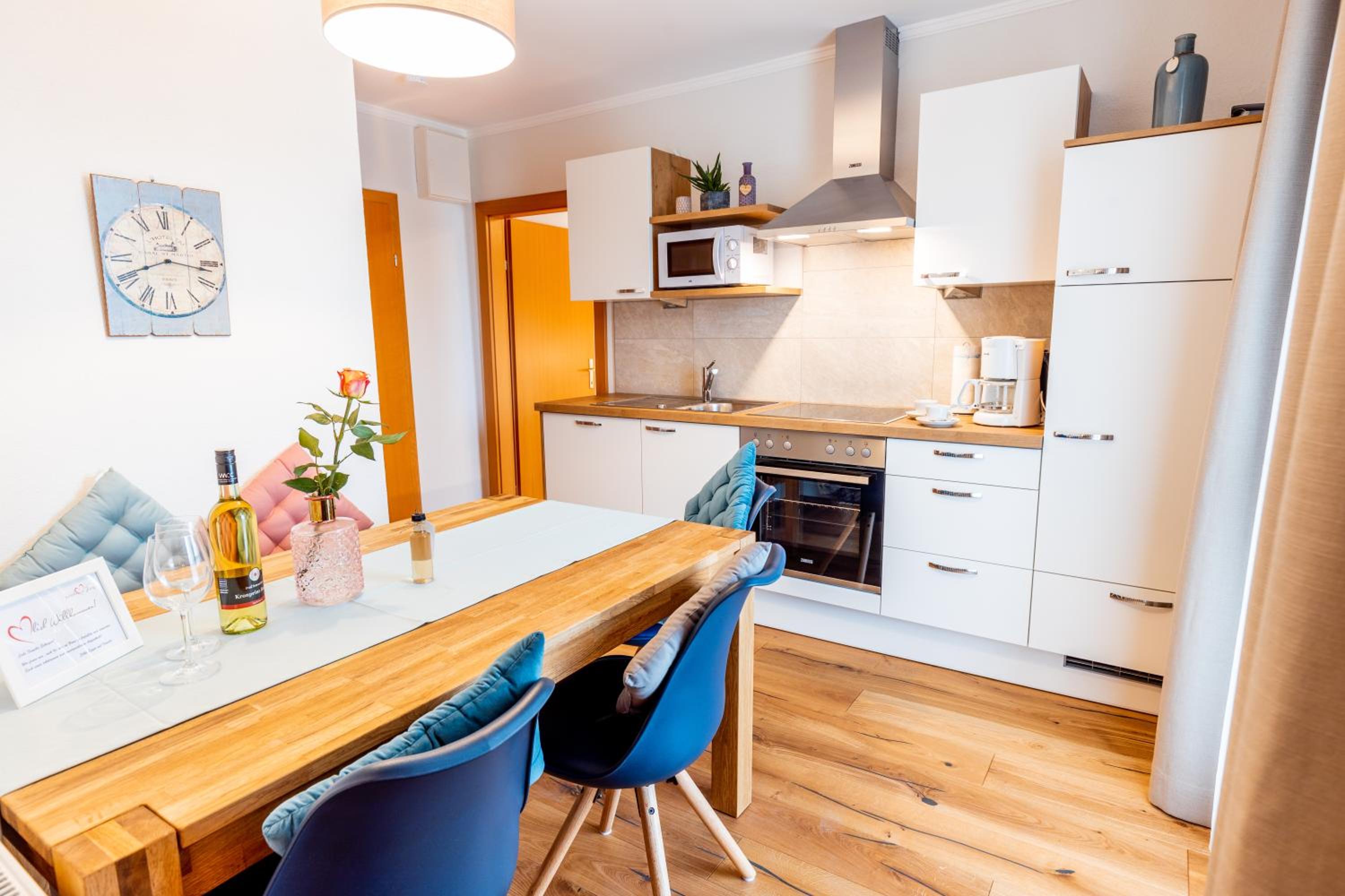 Two-Bedroom Apartment with Balcony photo 2