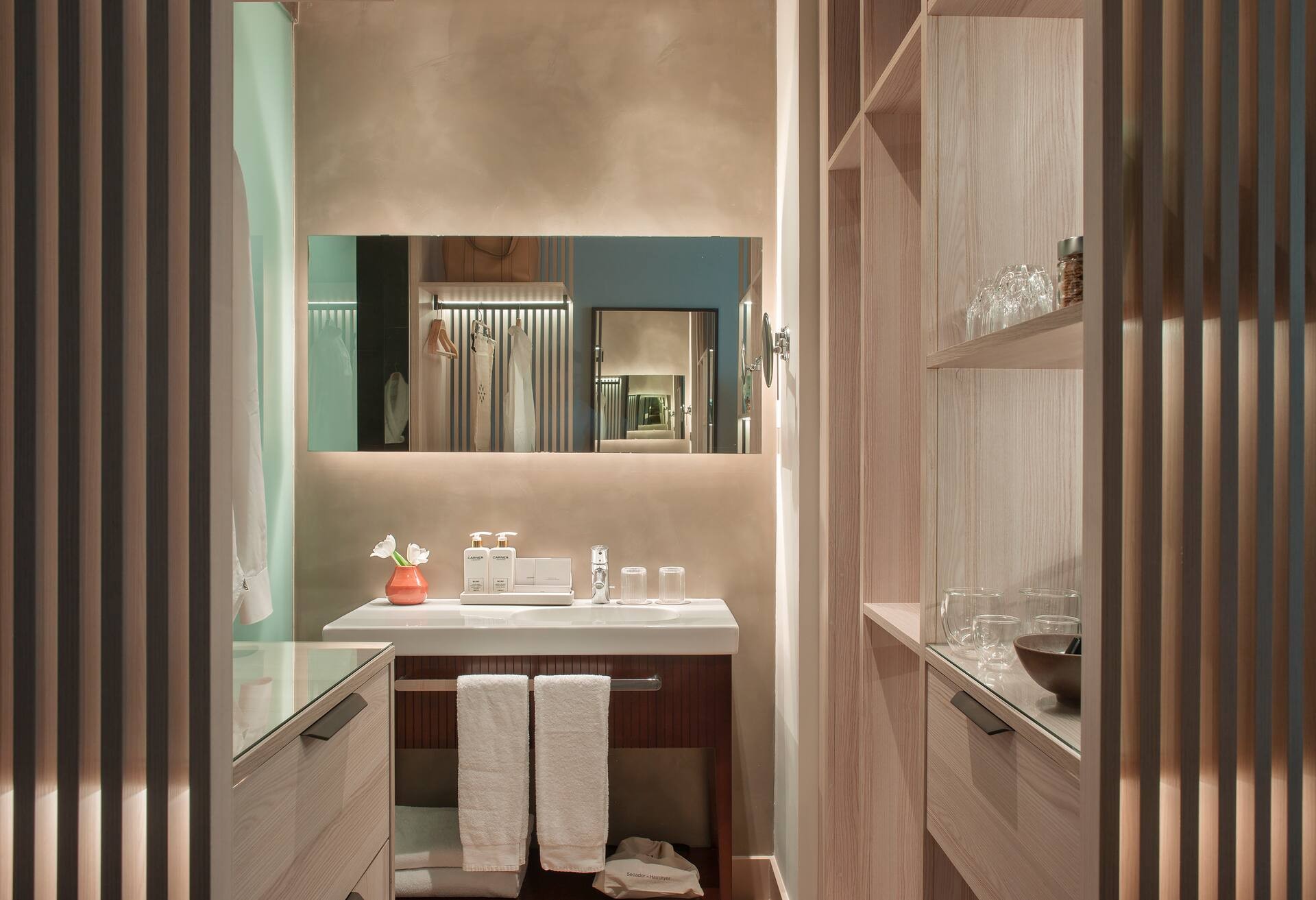 Superior King Room photo 2