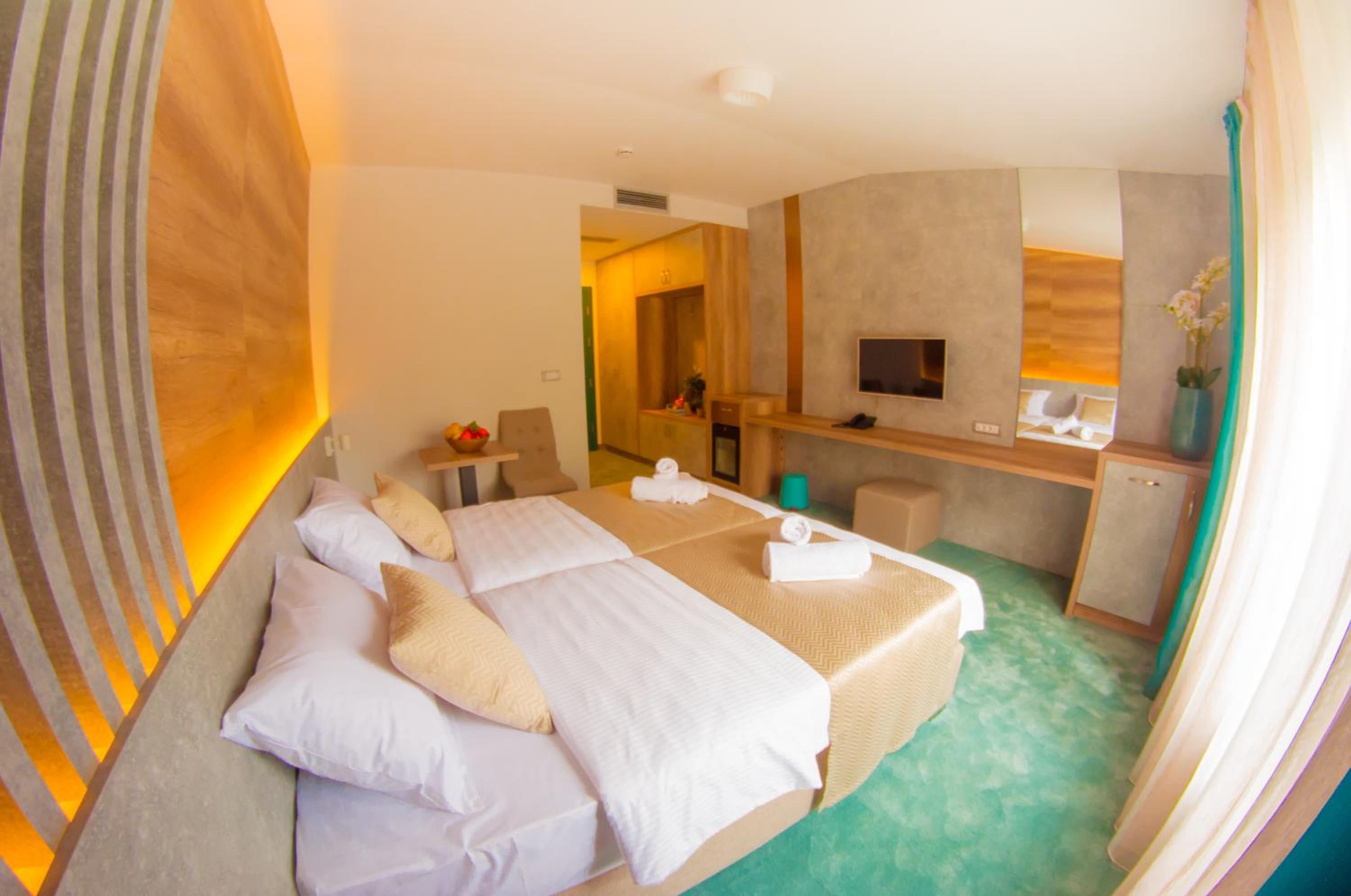 Twin Room - Photo 1