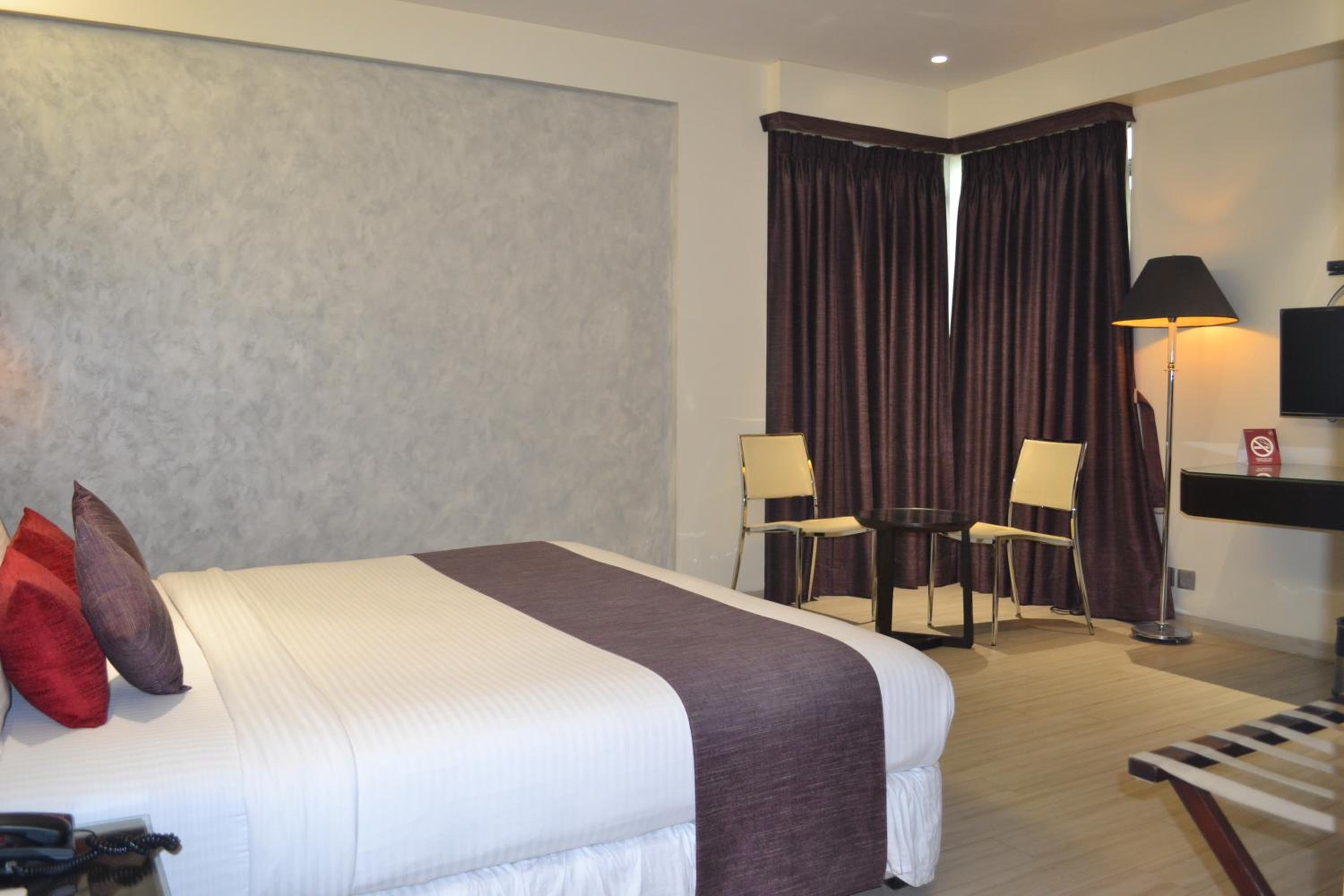 Deluxe Suite - Photo 4