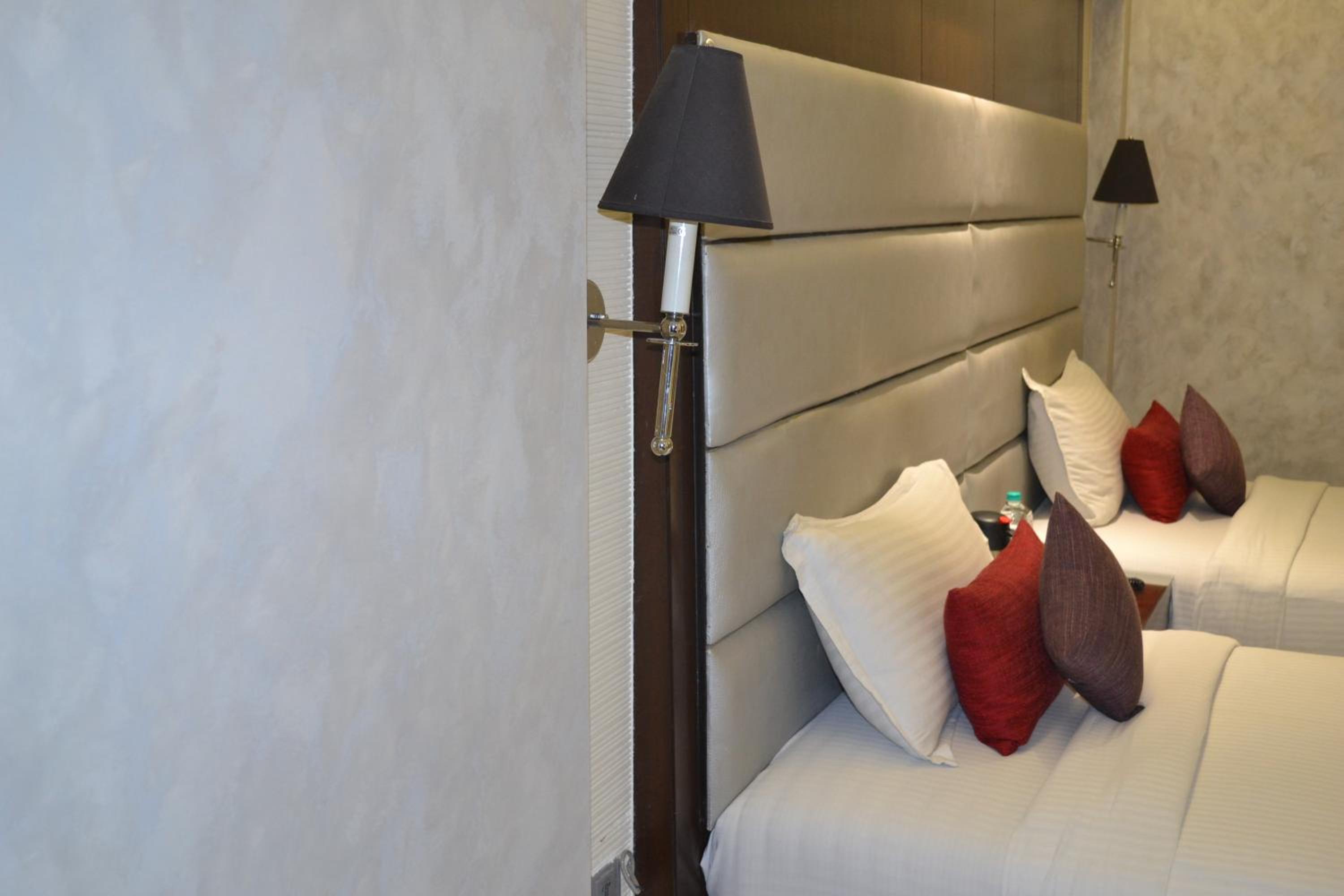 Deluxe Suite - Photo 3