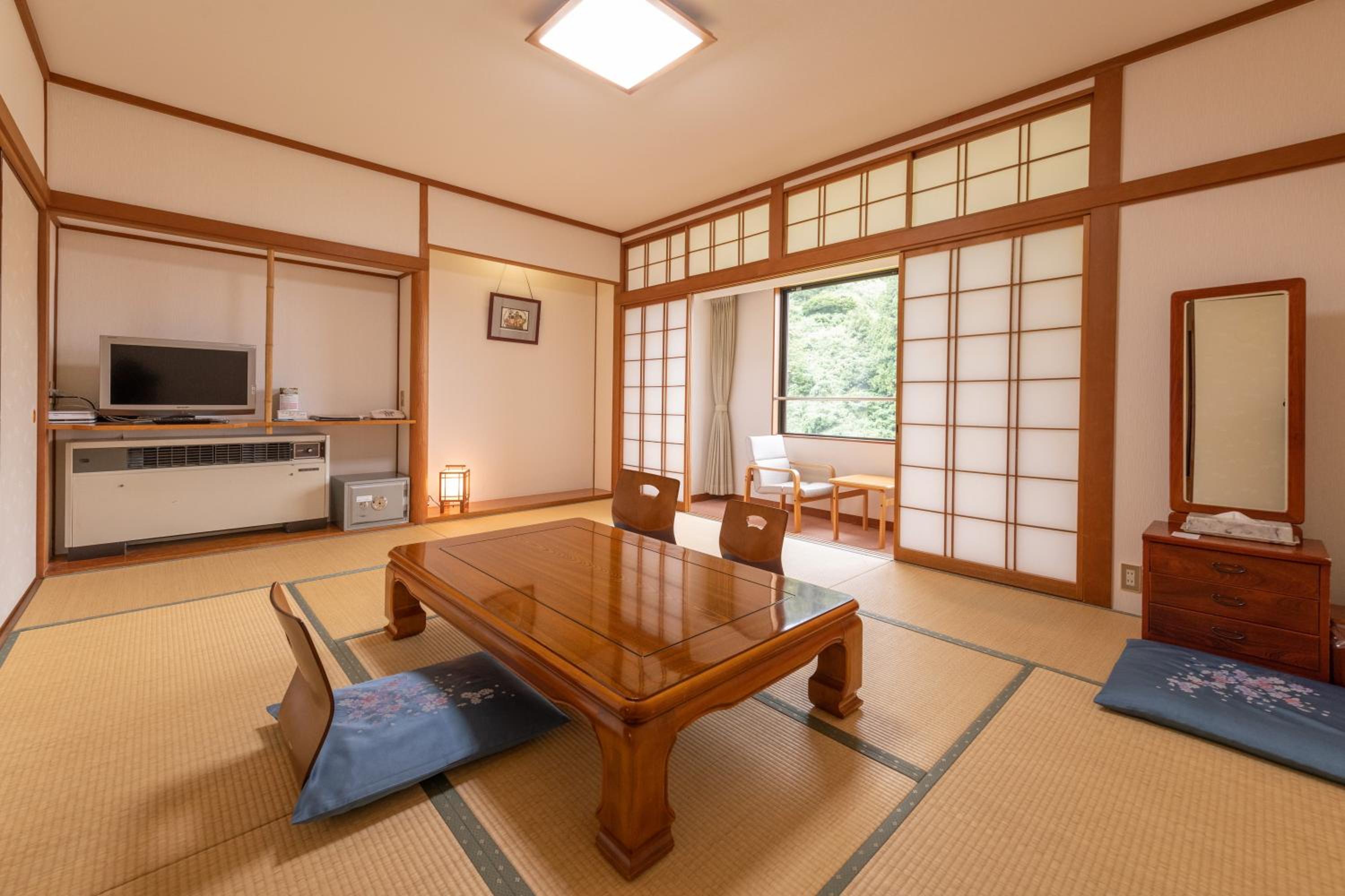 Standard Japanese-style Room Riverside - Photo 11