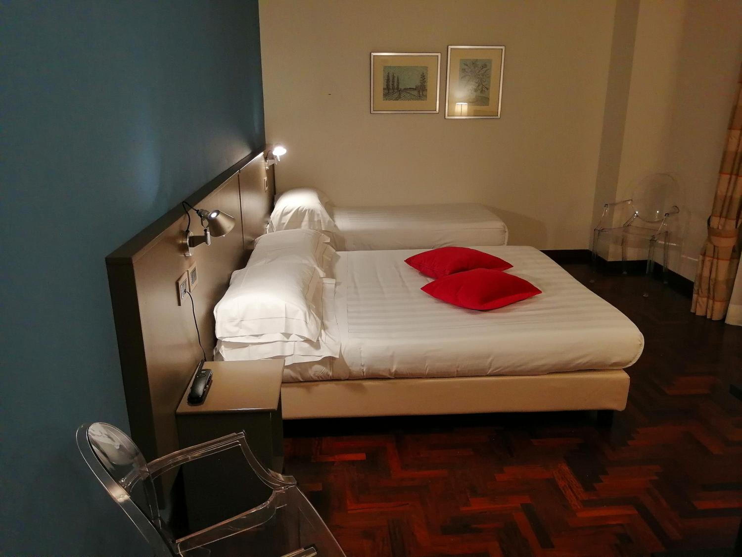 Standard Triple Room - Photo 12