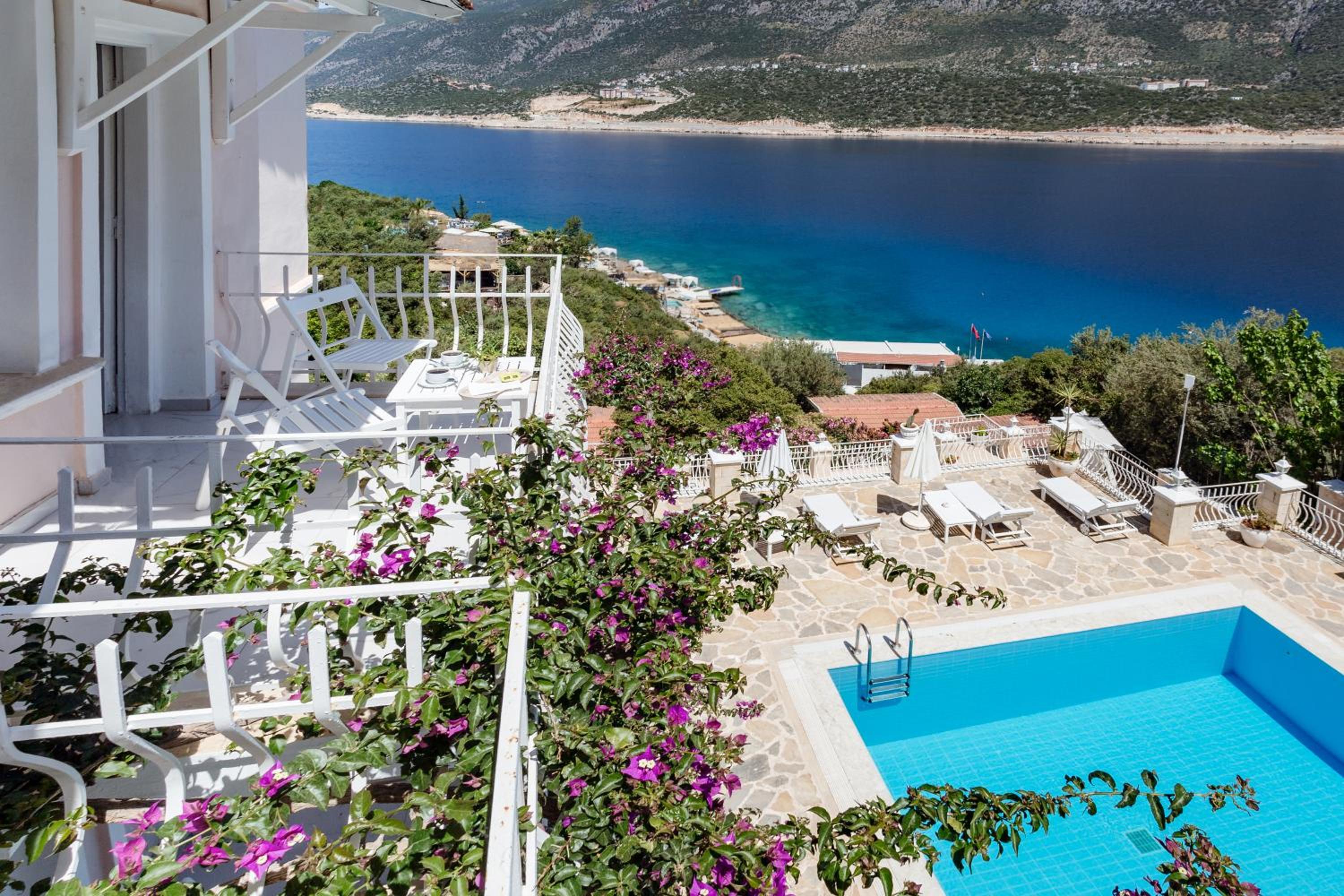 Double Room With Balcony And Sea View - Photo 17