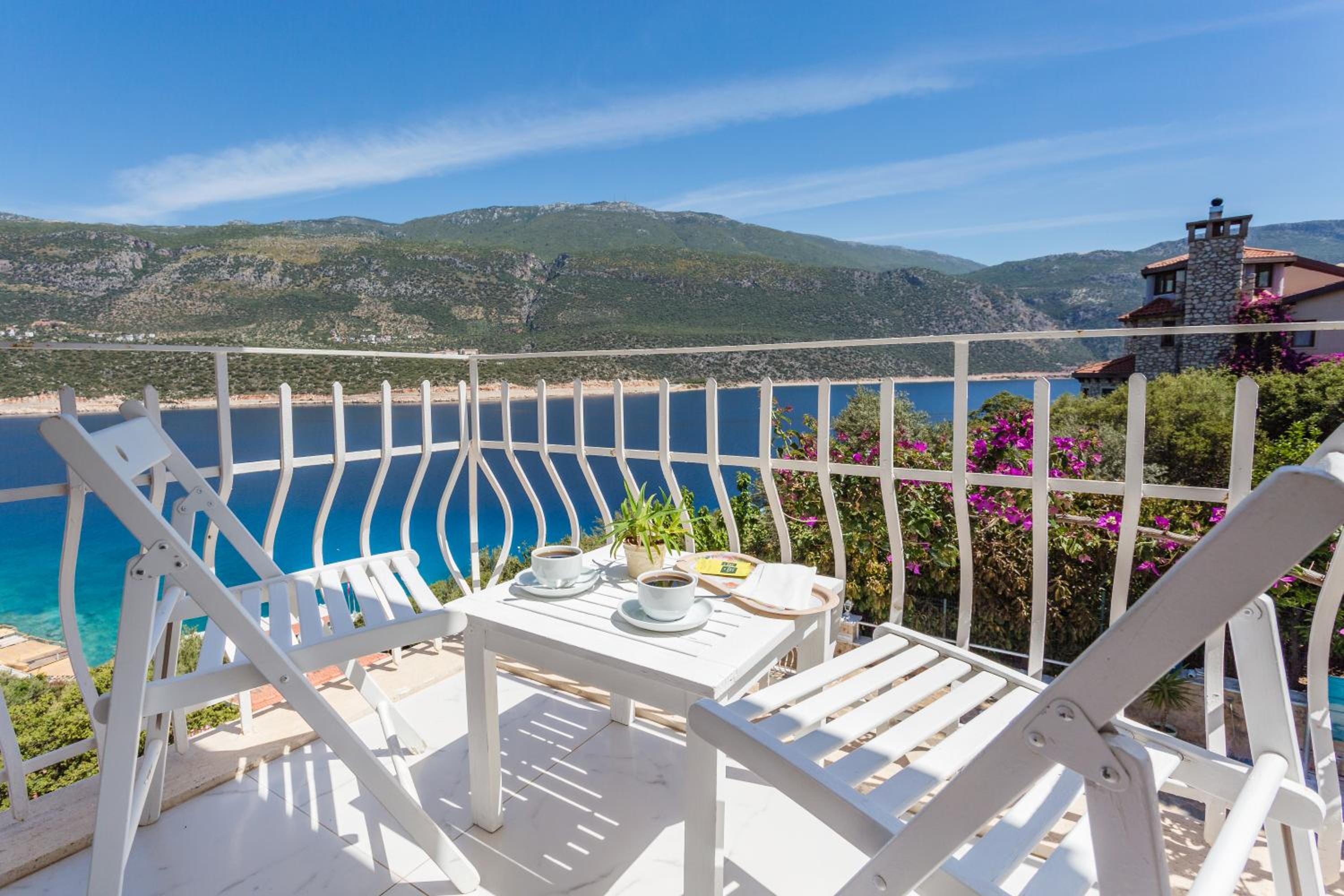 Double Room With Balcony And Sea View - Photo 35