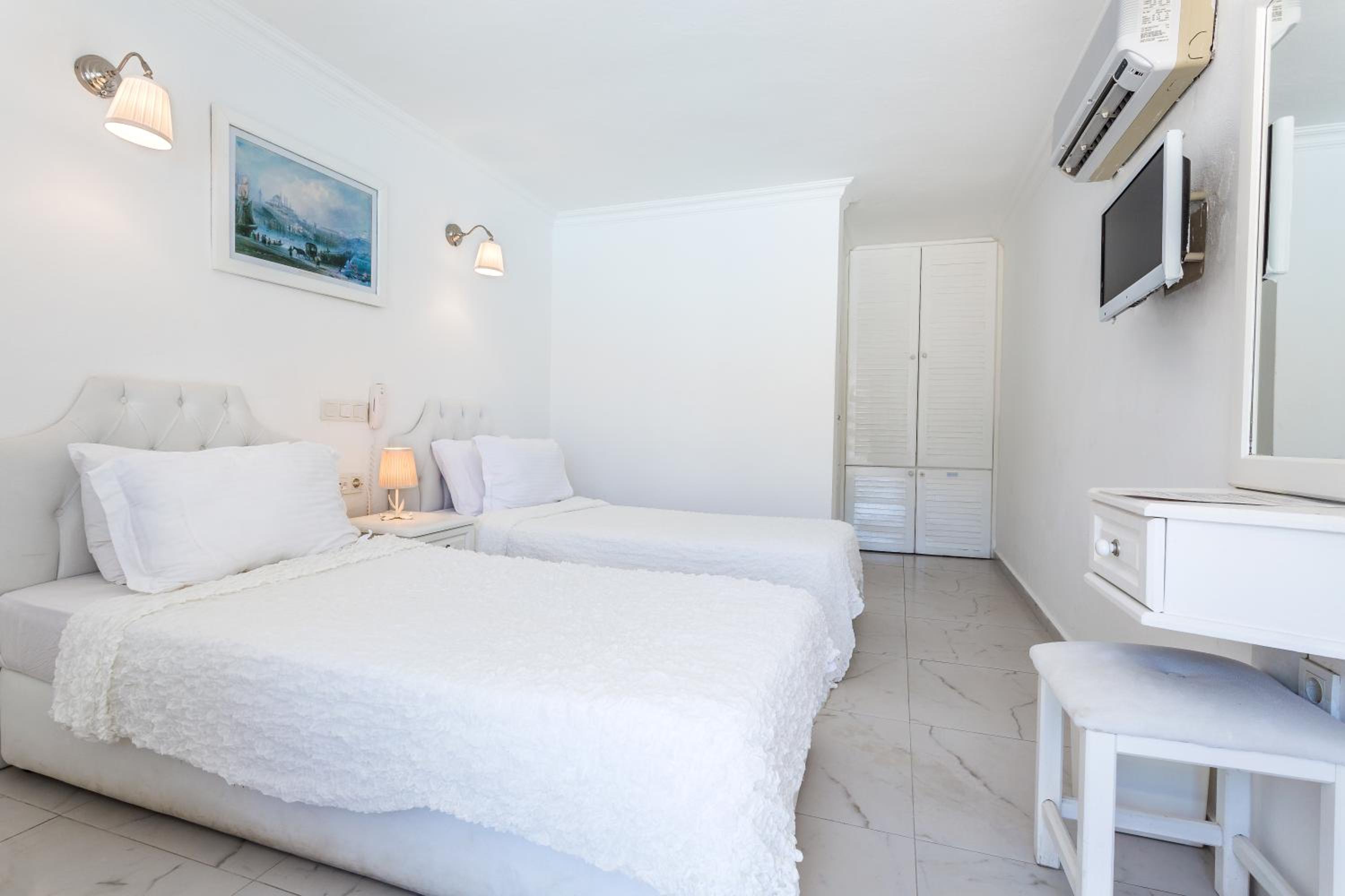 Budget Double or Twin Room - Photo 21