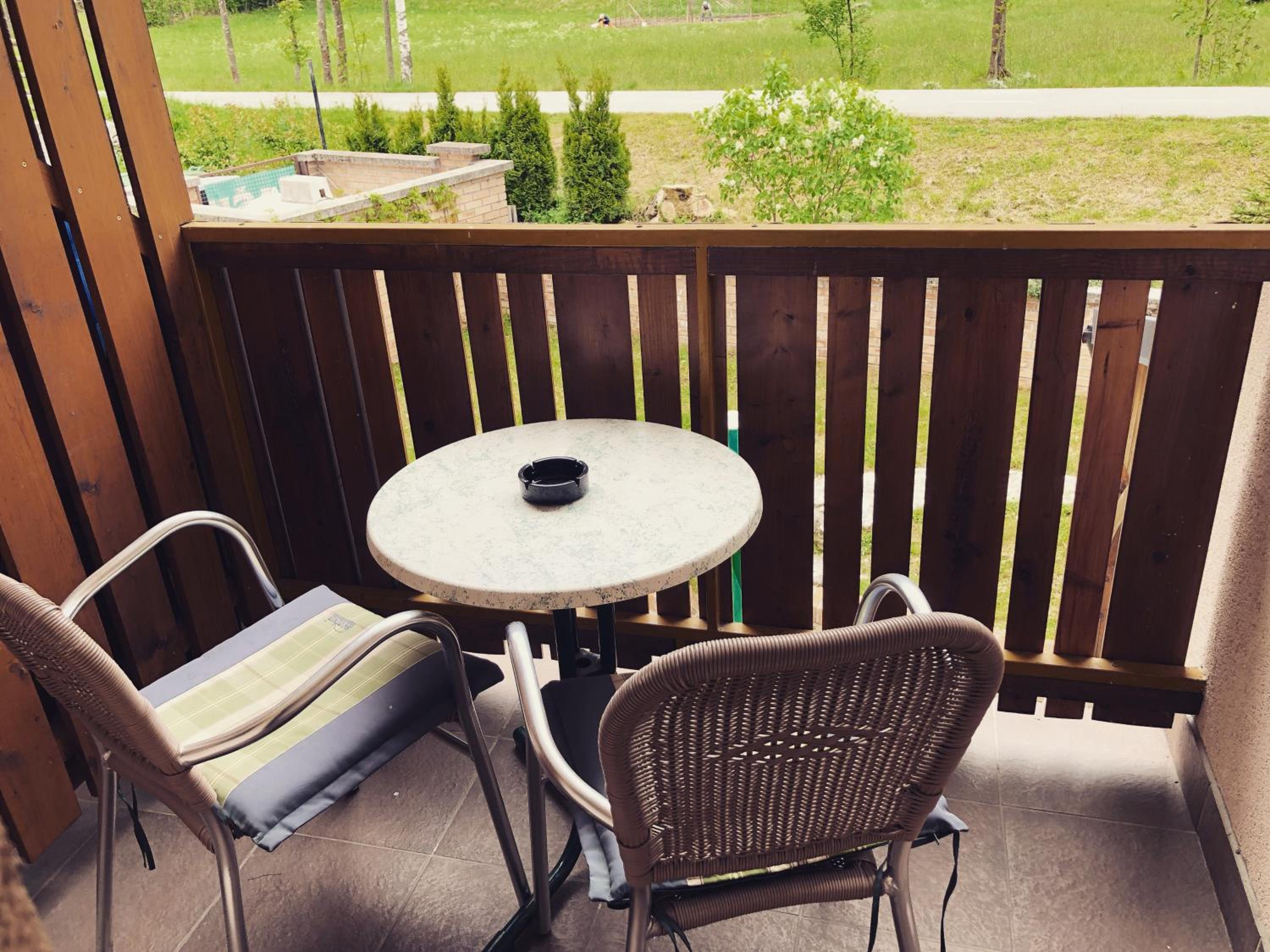 Apartment with Balcony - Photo 7