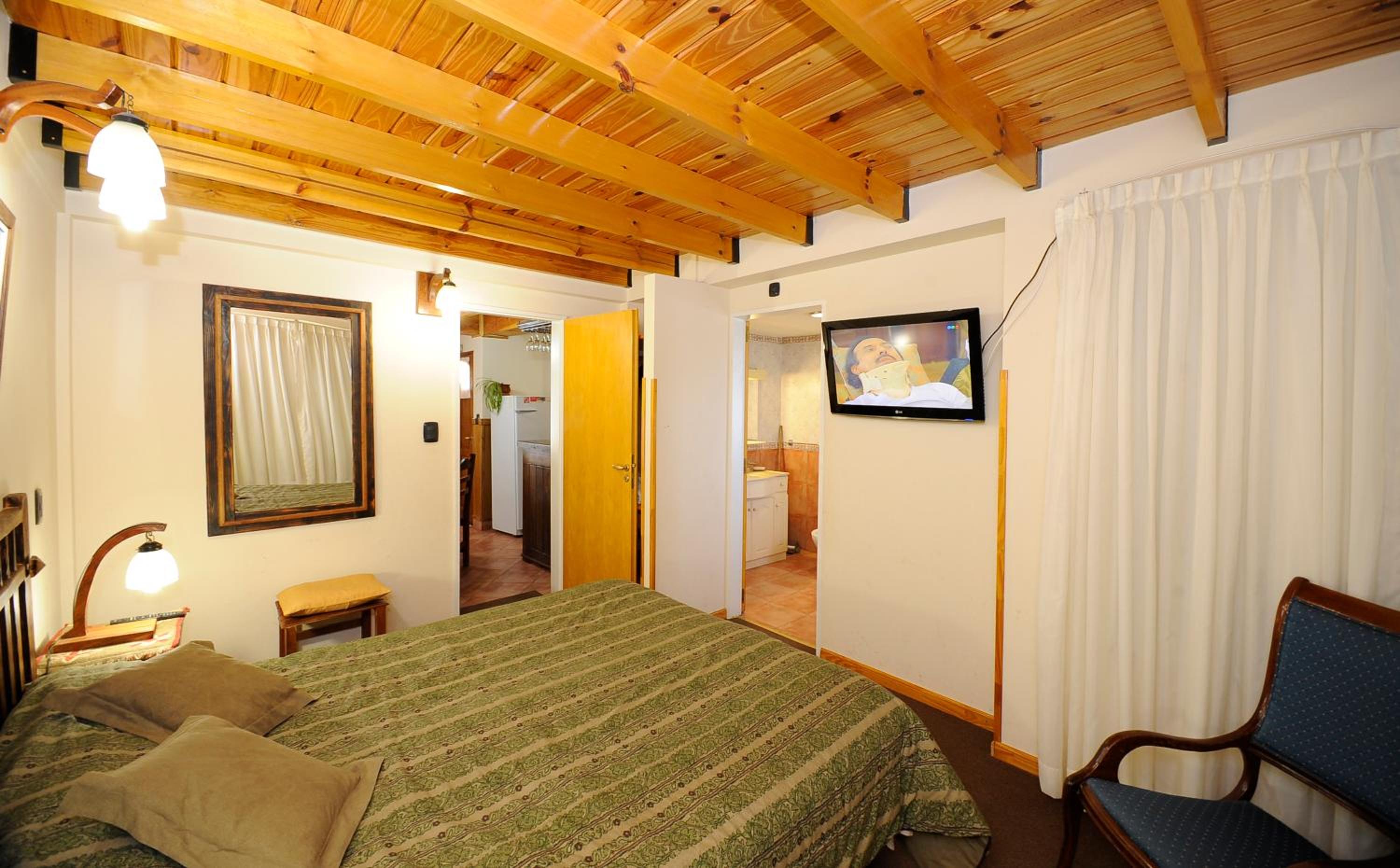 Bungalow (6 Adults)