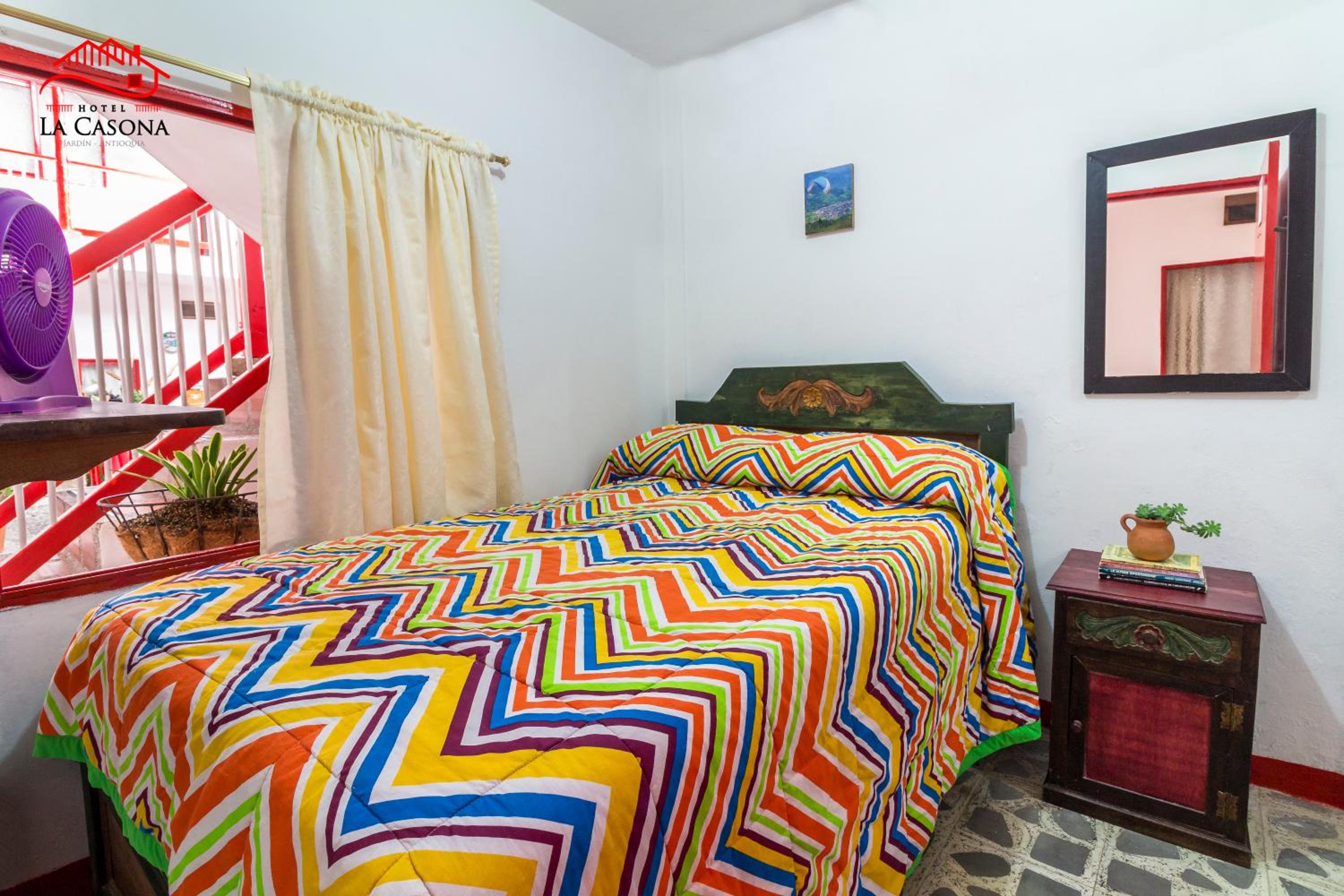 Single Room with Private Bathroom photo 2