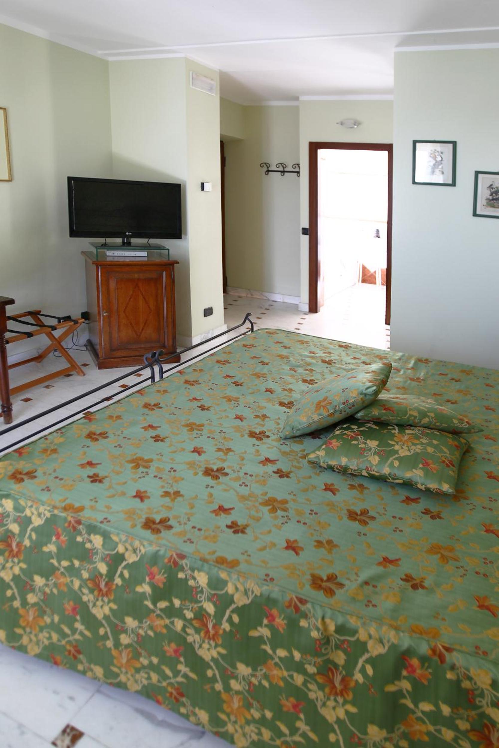 Deluxe Double Room - Photo 4