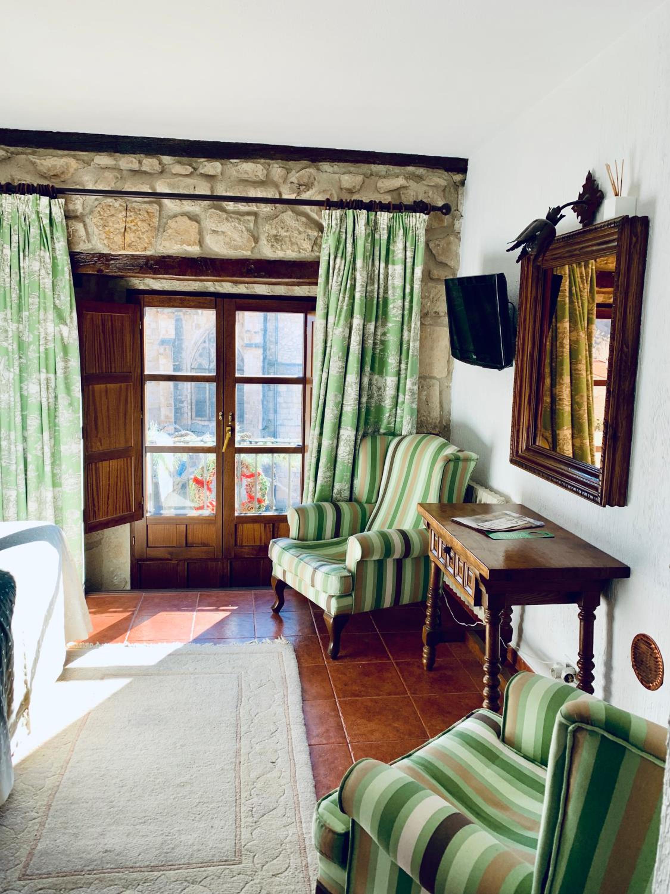 Premium Double or Twin Room with View photo 3