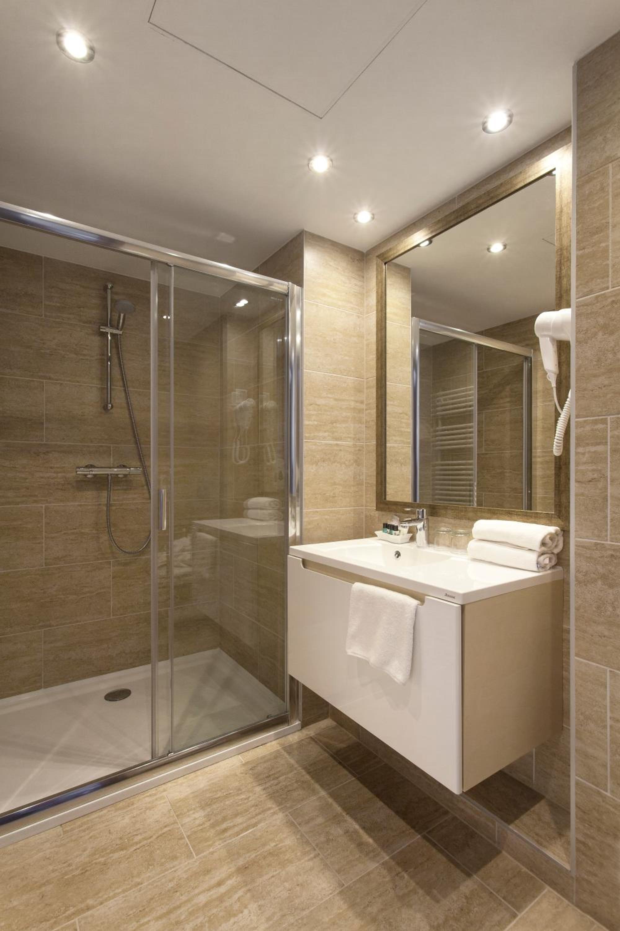 Premium Room - Photo 11