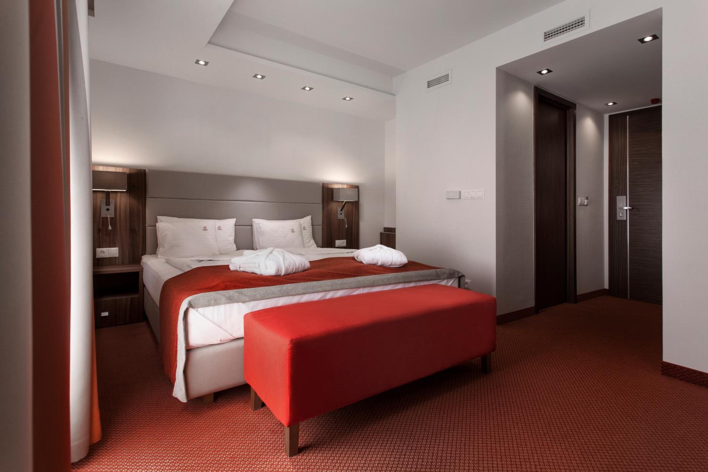 Premium Room - Photo 12
