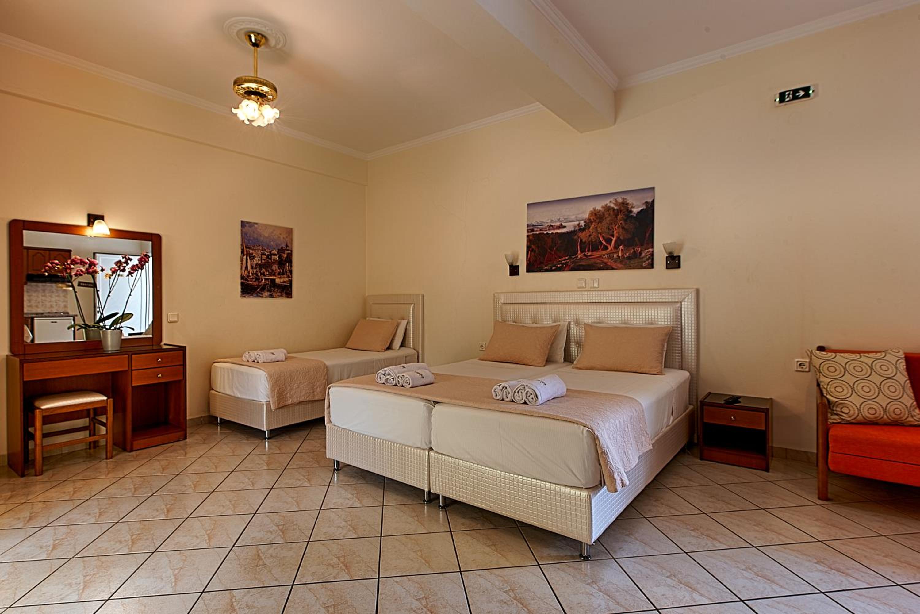 Deluxe Family Room