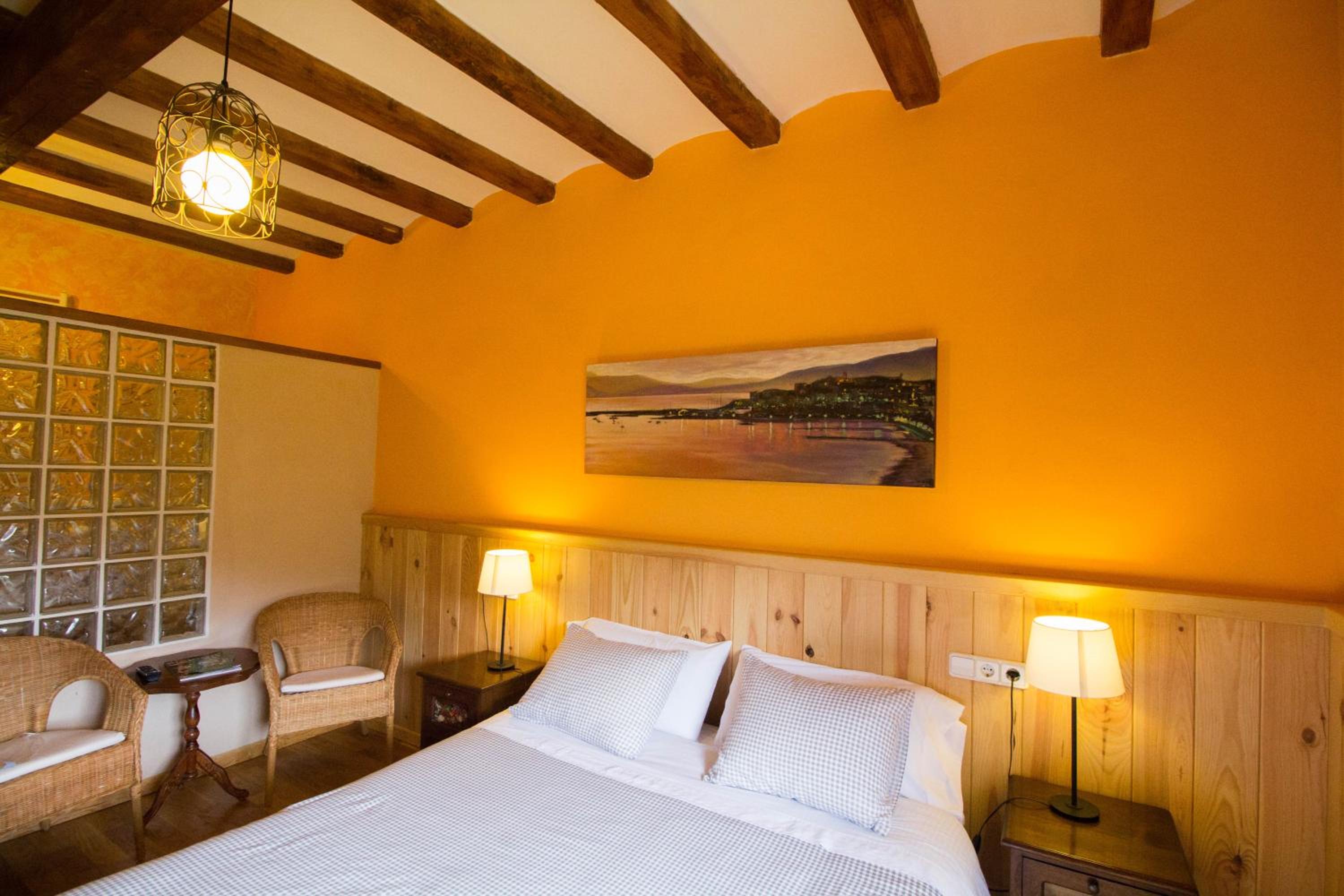 Double or Twin Room with Balcony and Mountain View - Photo 5