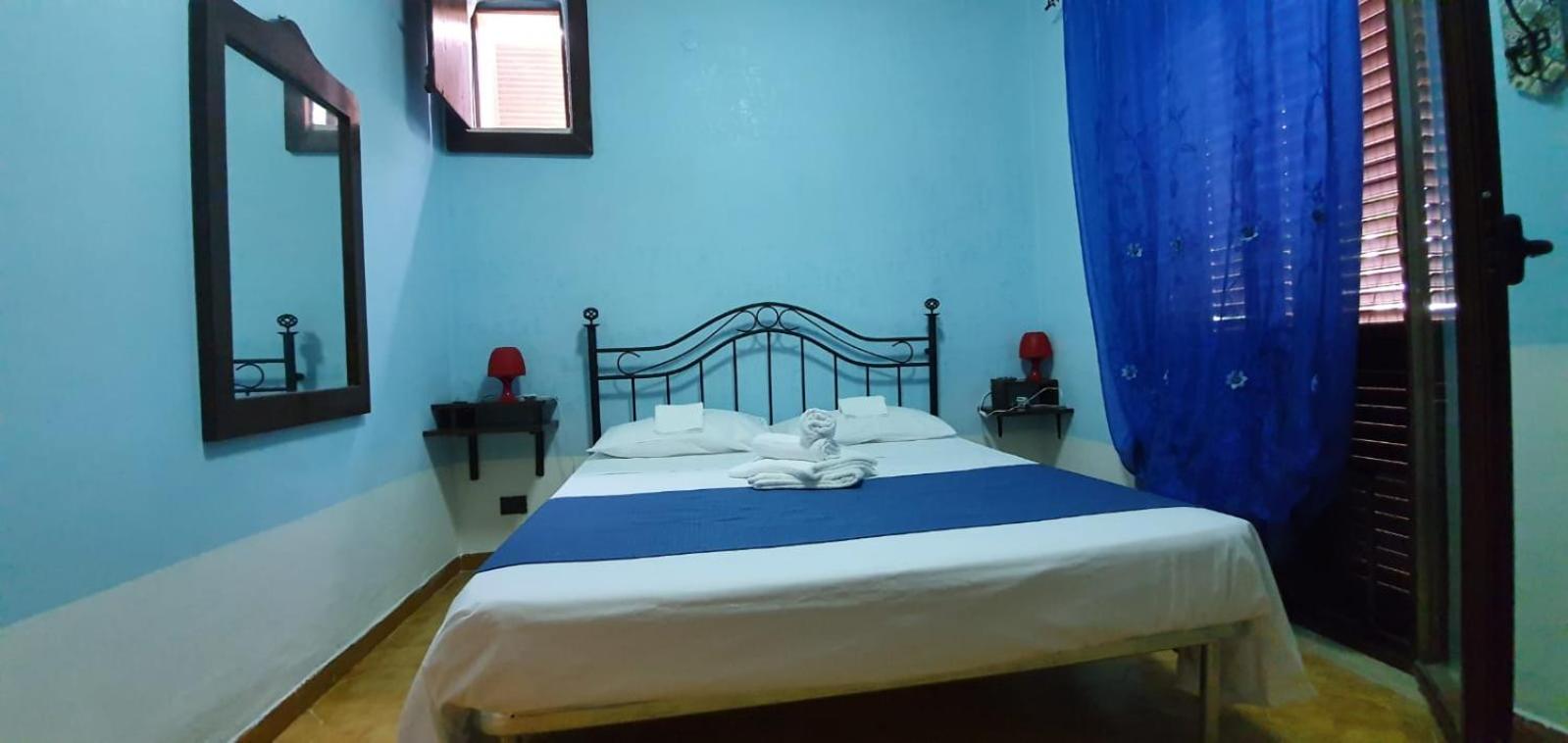 Double Room with Private External Bathroom photo 1